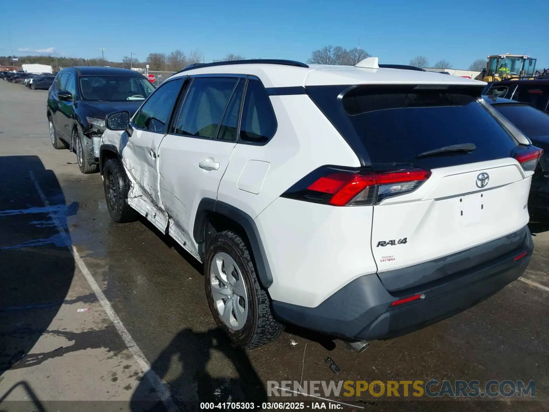3 Photograph of a damaged car 2T3H1RFV7MC121831 TOYOTA RAV4 2021