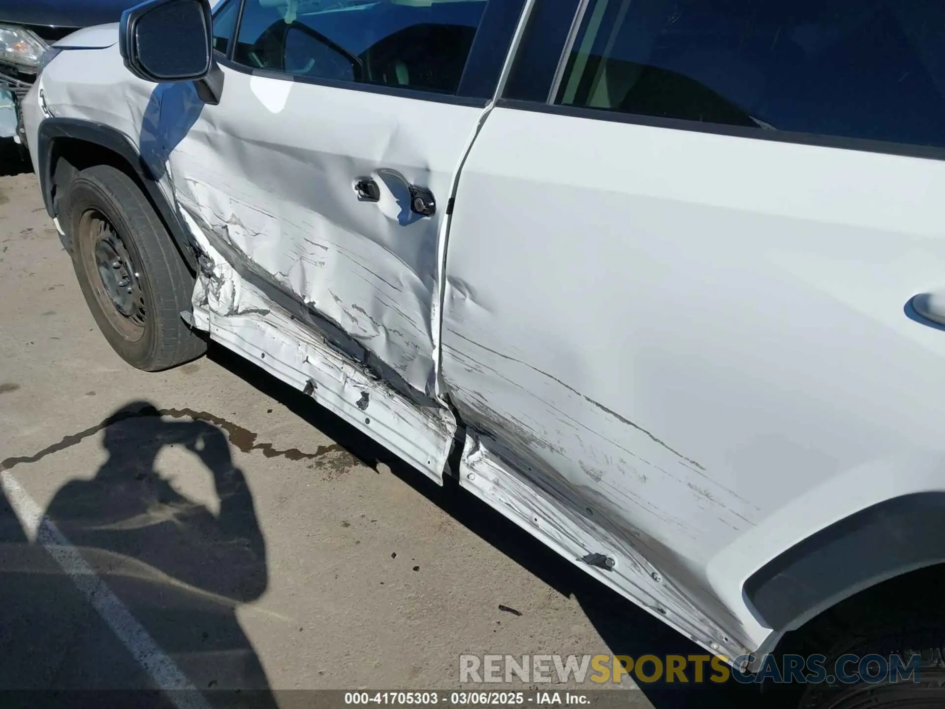6 Photograph of a damaged car 2T3H1RFV7MC121831 TOYOTA RAV4 2021