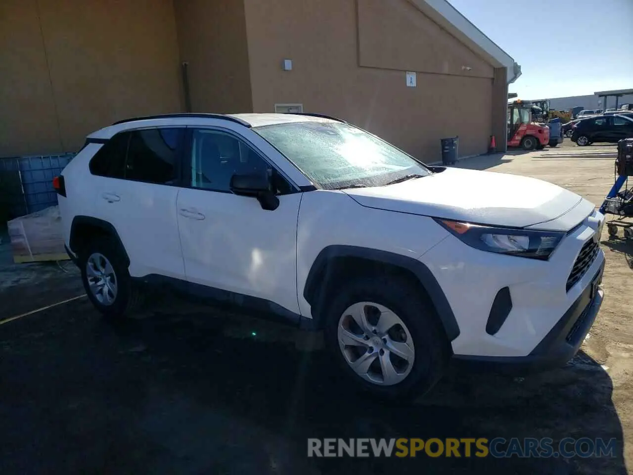 4 Photograph of a damaged car 2T3H1RFV7MC122848 TOYOTA RAV4 2021