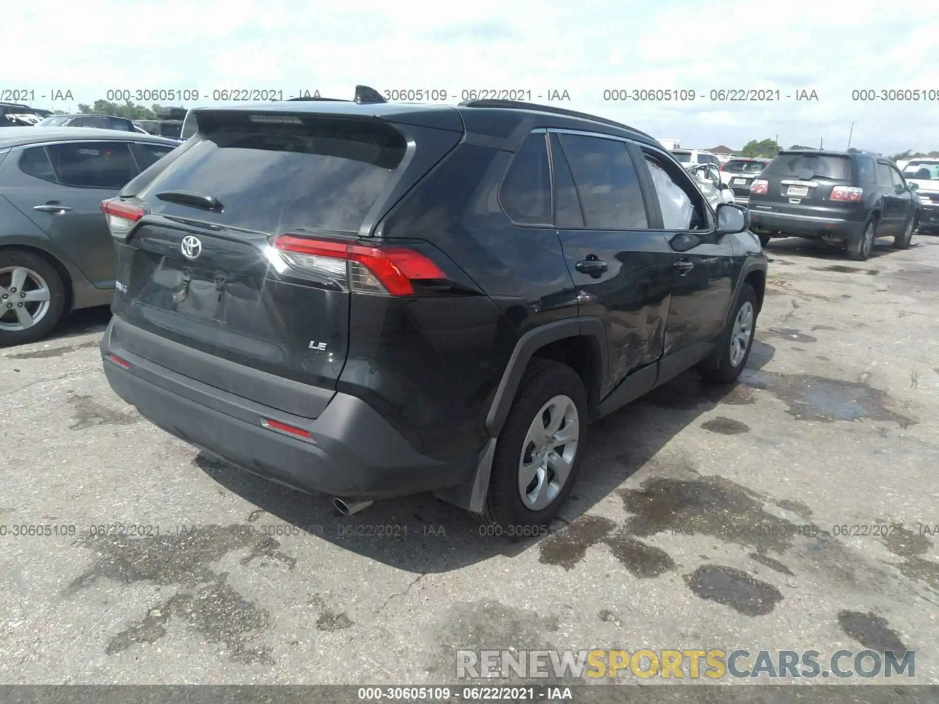 4 Photograph of a damaged car 2T3H1RFV7MC133204 TOYOTA RAV4 2021