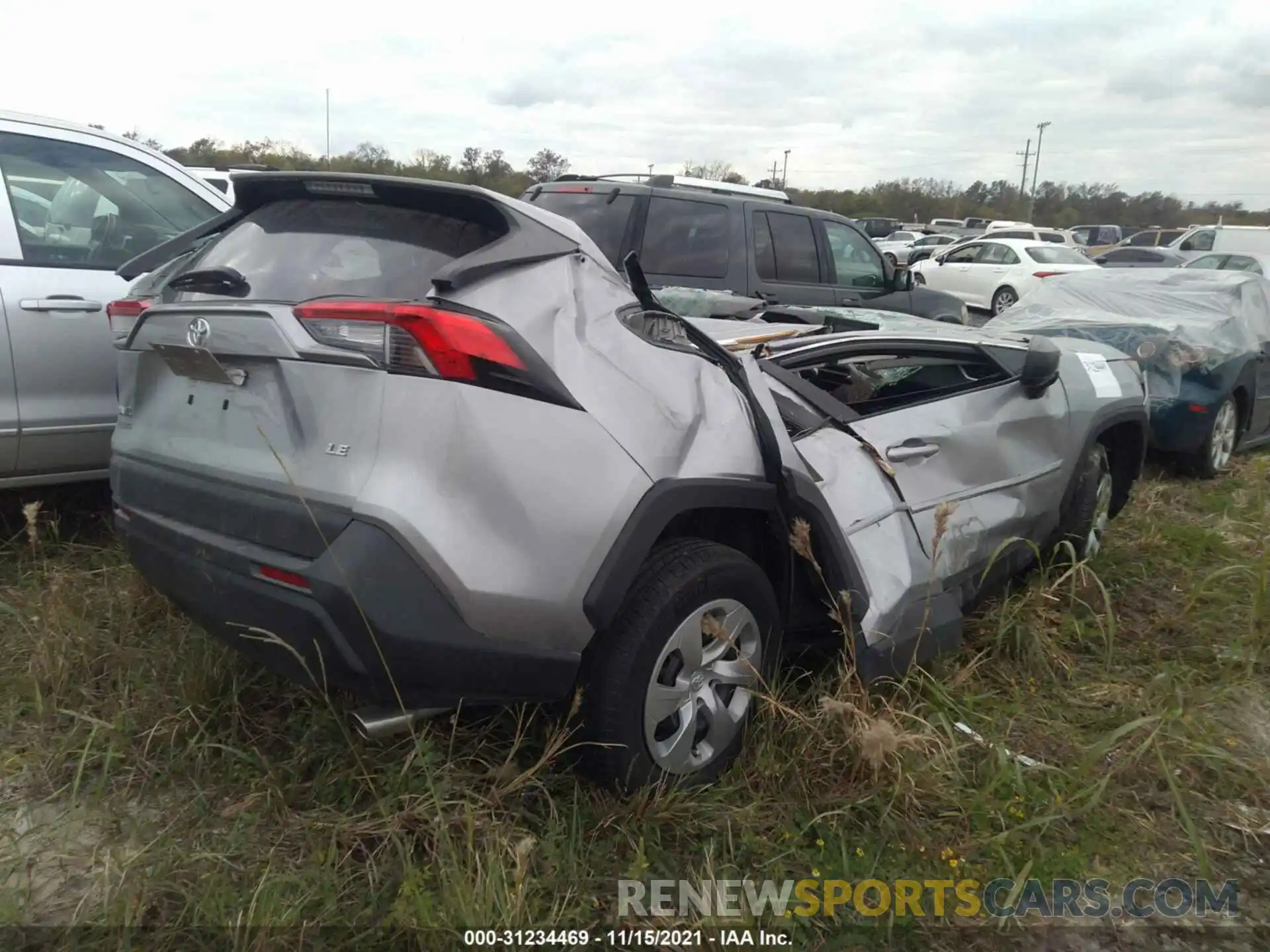 4 Photograph of a damaged car 2T3H1RFV7MC136927 TOYOTA RAV4 2021