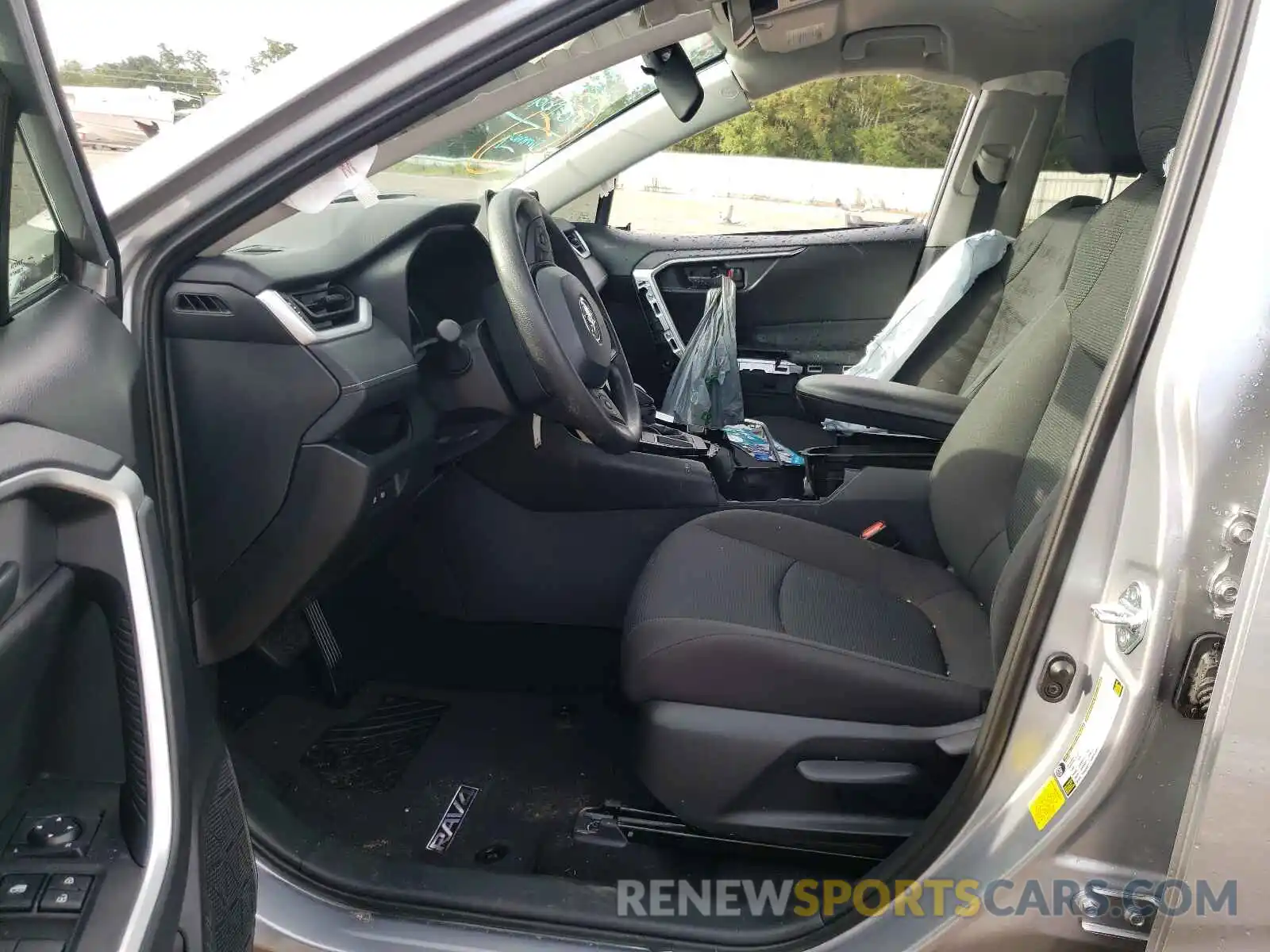 5 Photograph of a damaged car 2T3H1RFV7MC147006 TOYOTA RAV4 2021