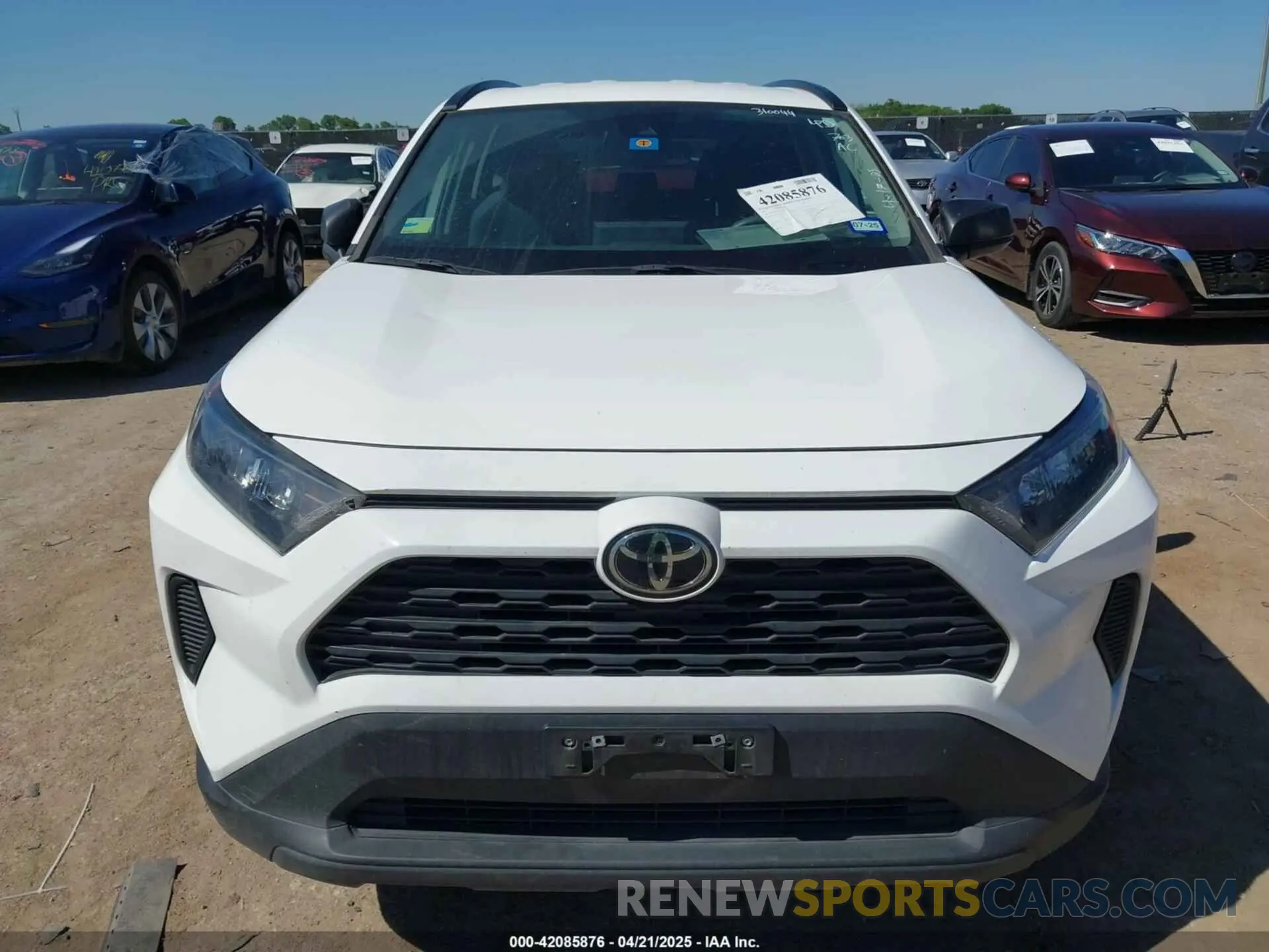 12 Photograph of a damaged car 2T3H1RFV7MC152142 TOYOTA RAV4 2021
