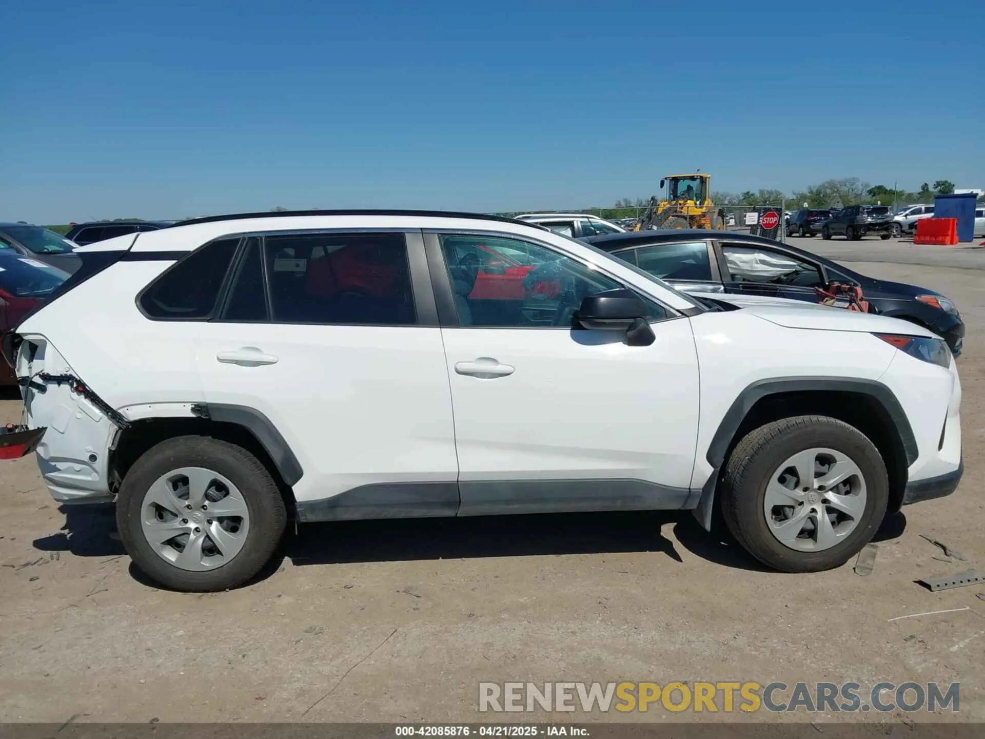 13 Photograph of a damaged car 2T3H1RFV7MC152142 TOYOTA RAV4 2021