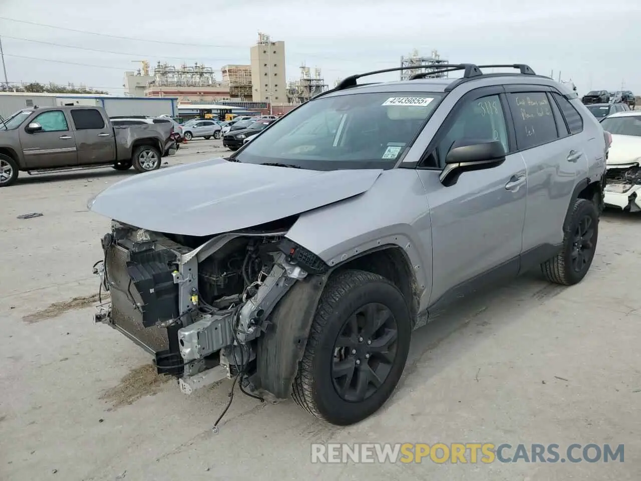1 Photograph of a damaged car 2T3H1RFV7MC154084 TOYOTA RAV4 2021