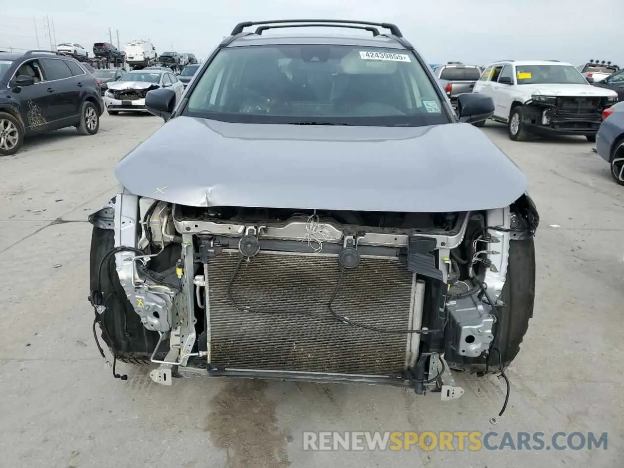 5 Photograph of a damaged car 2T3H1RFV7MC154084 TOYOTA RAV4 2021