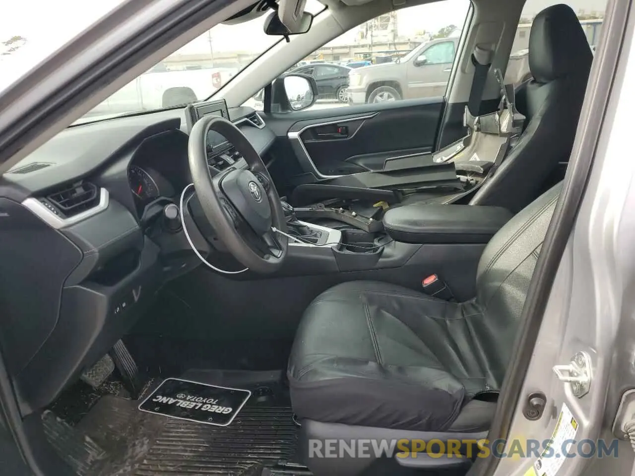 7 Photograph of a damaged car 2T3H1RFV7MC154084 TOYOTA RAV4 2021