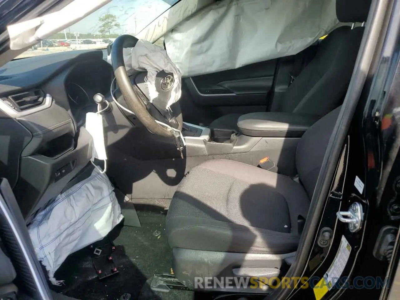 7 Photograph of a damaged car 2T3H1RFV7MC163948 TOYOTA RAV4 2021