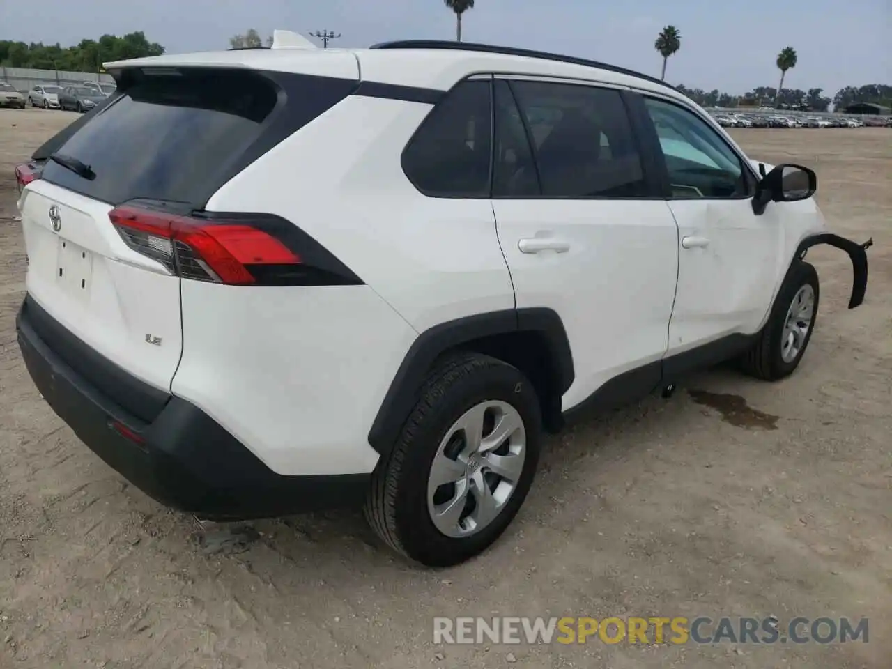 4 Photograph of a damaged car 2T3H1RFV7MW117311 TOYOTA RAV4 2021