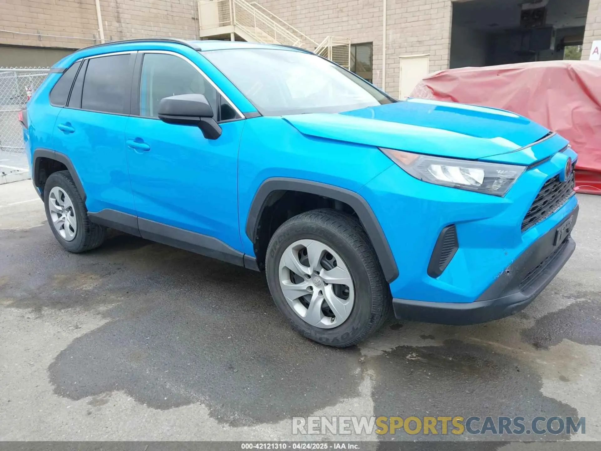 1 Photograph of a damaged car 2T3H1RFV7MW120211 TOYOTA RAV4 2021