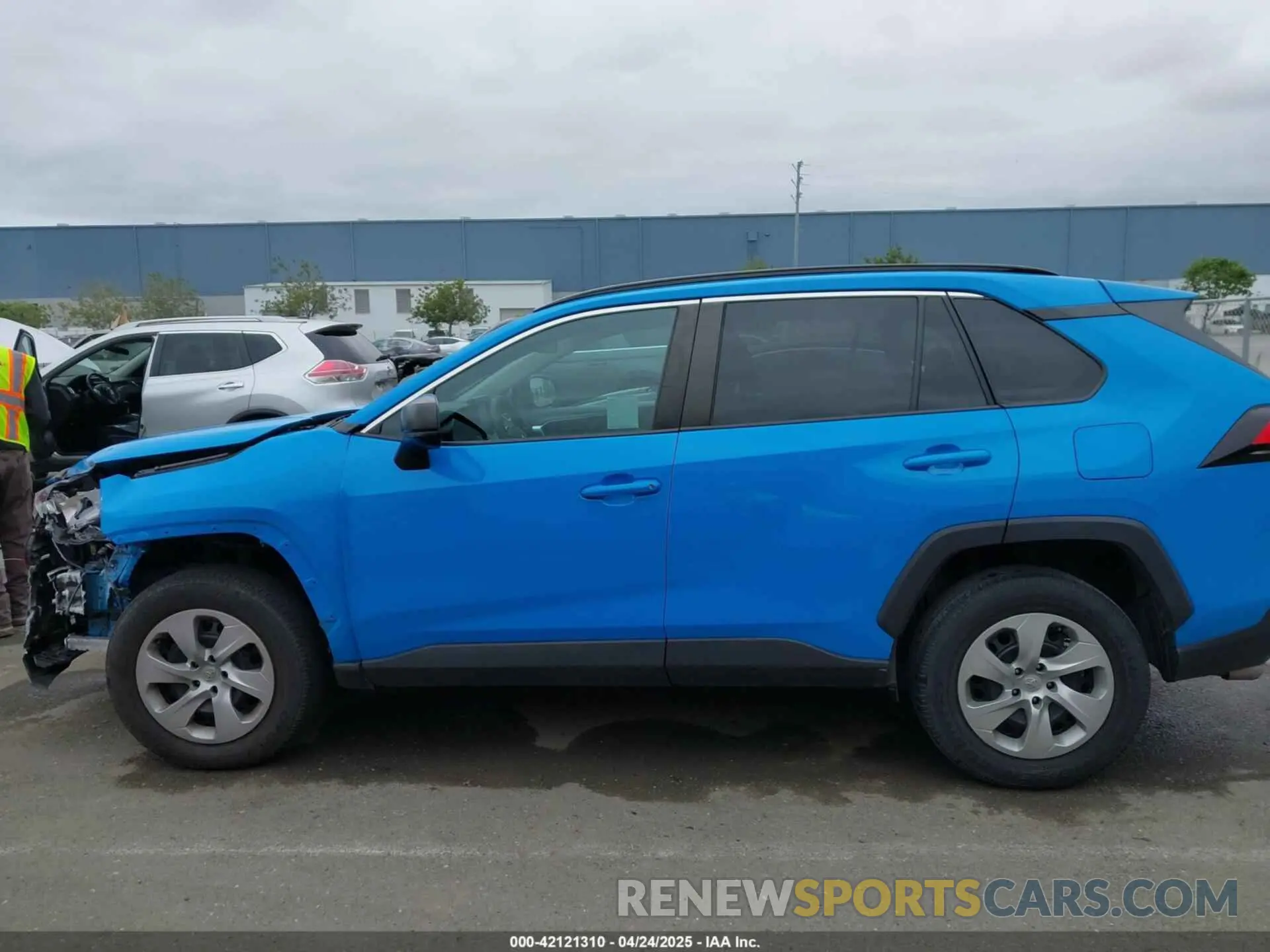 15 Photograph of a damaged car 2T3H1RFV7MW120211 TOYOTA RAV4 2021