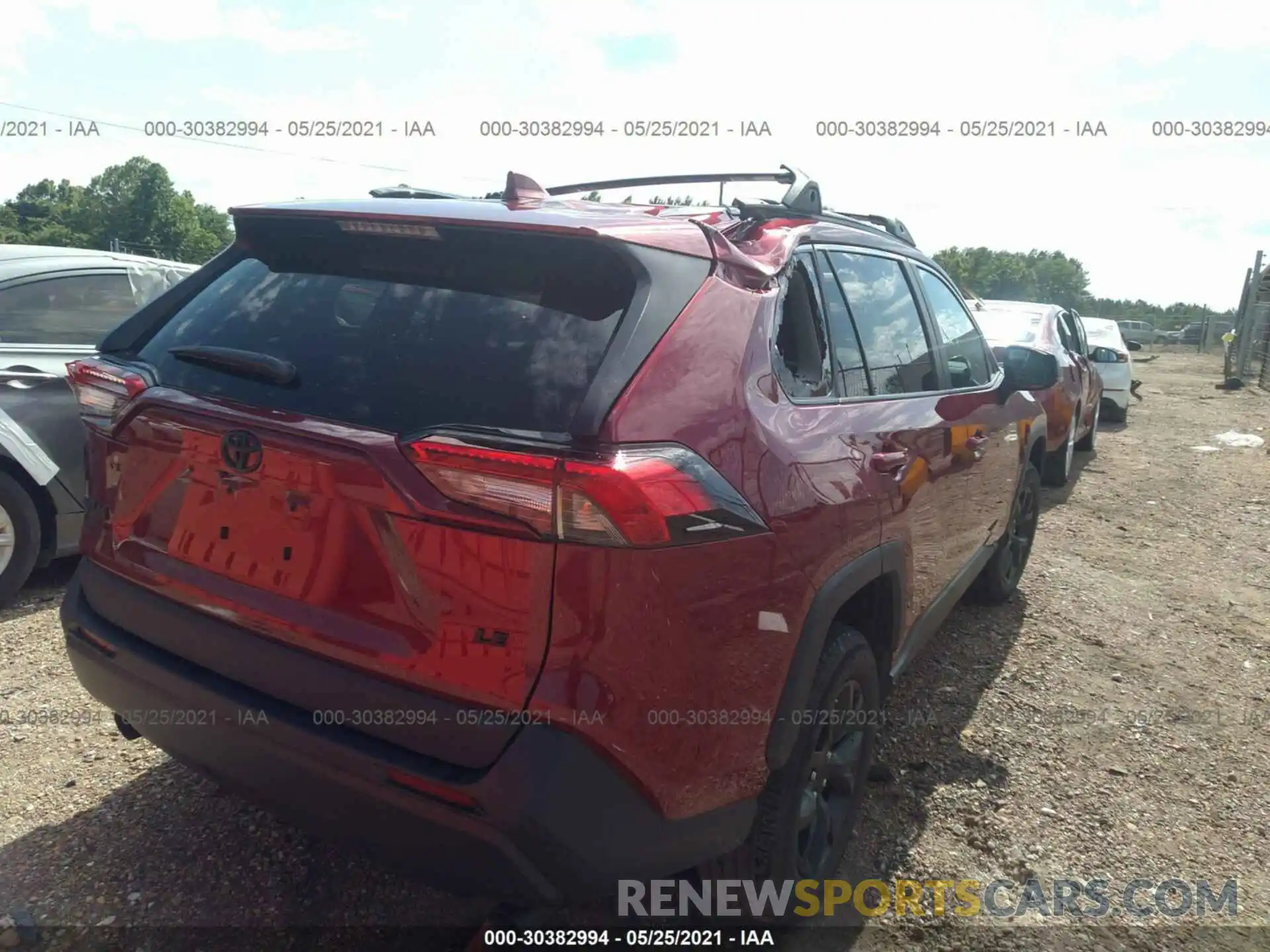 4 Photograph of a damaged car 2T3H1RFV7MW140927 TOYOTA RAV4 2021