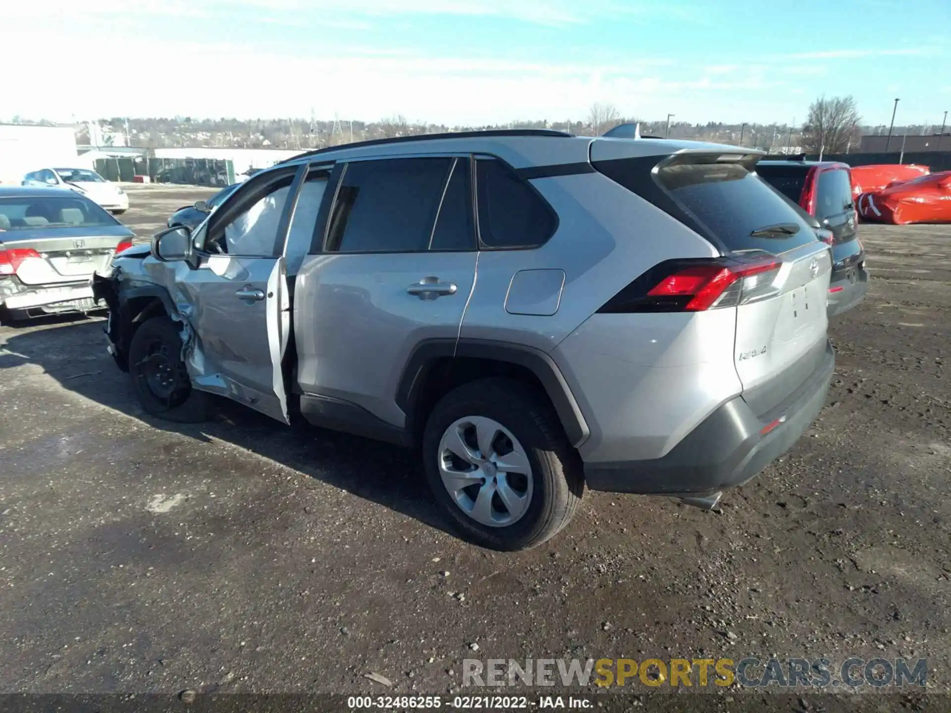 3 Photograph of a damaged car 2T3H1RFV7MW147120 TOYOTA RAV4 2021