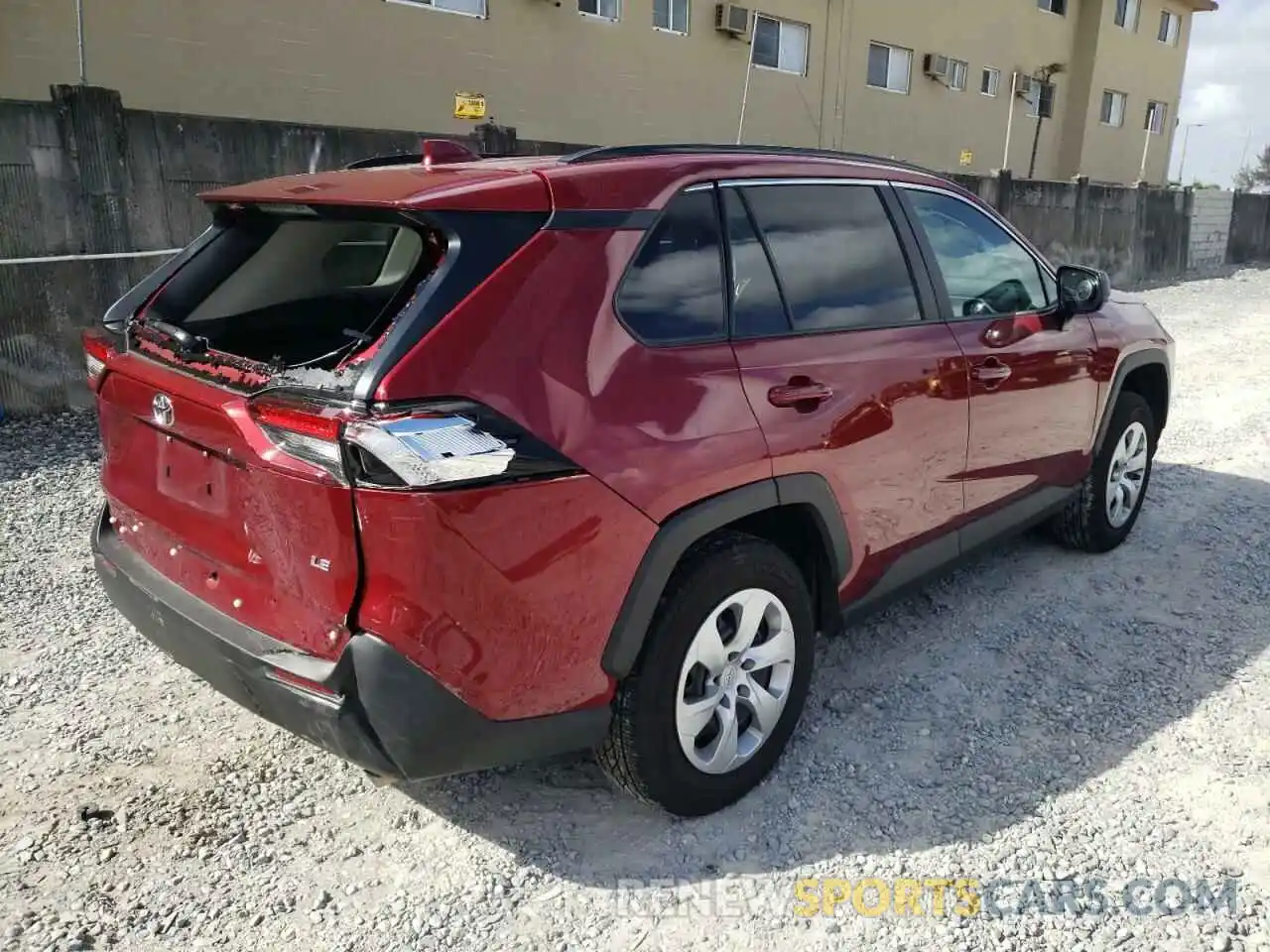 4 Photograph of a damaged car 2T3H1RFV7MW161535 TOYOTA RAV4 2021