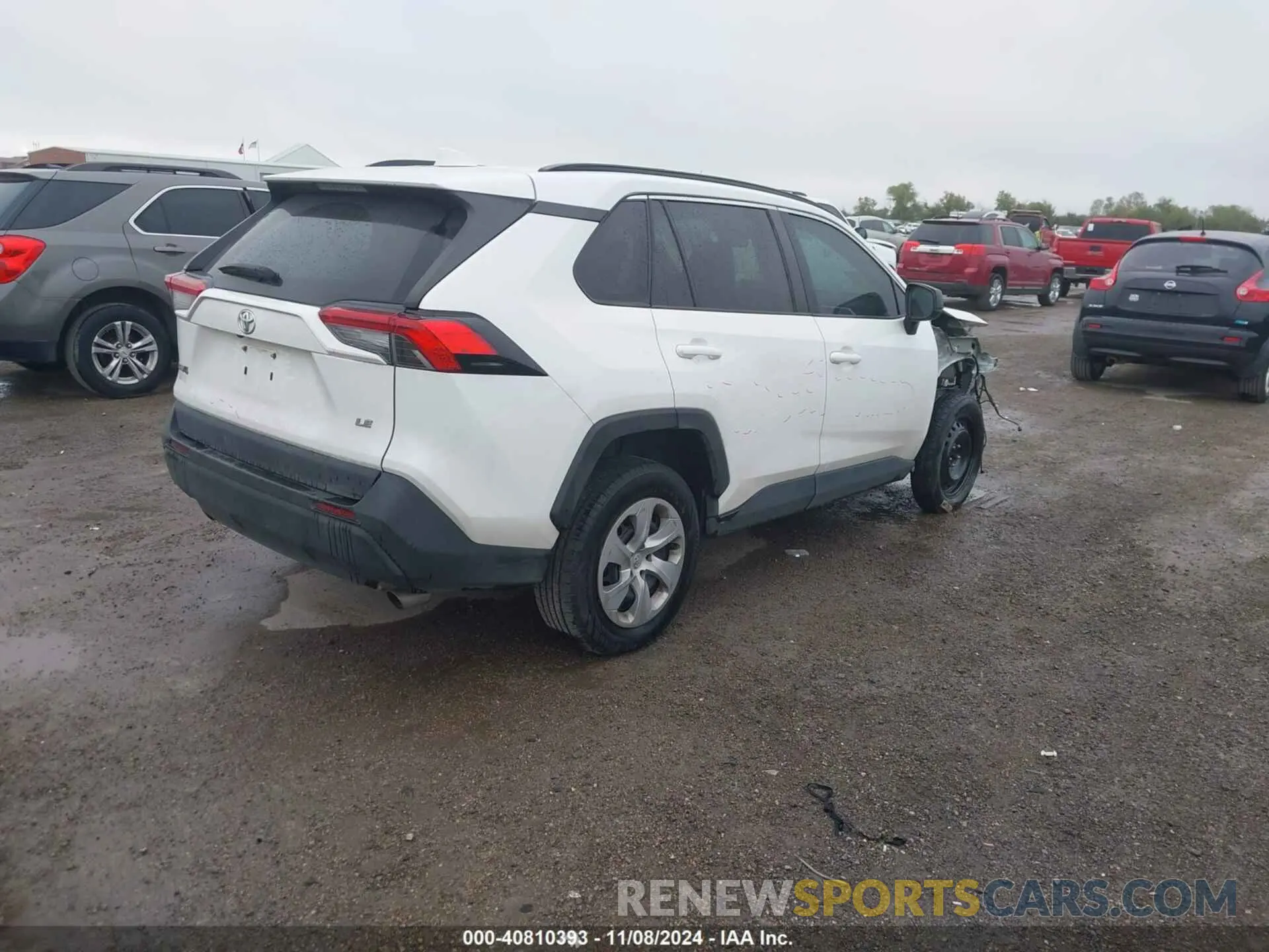 4 Photograph of a damaged car 2T3H1RFV8MC088435 TOYOTA RAV4 2021