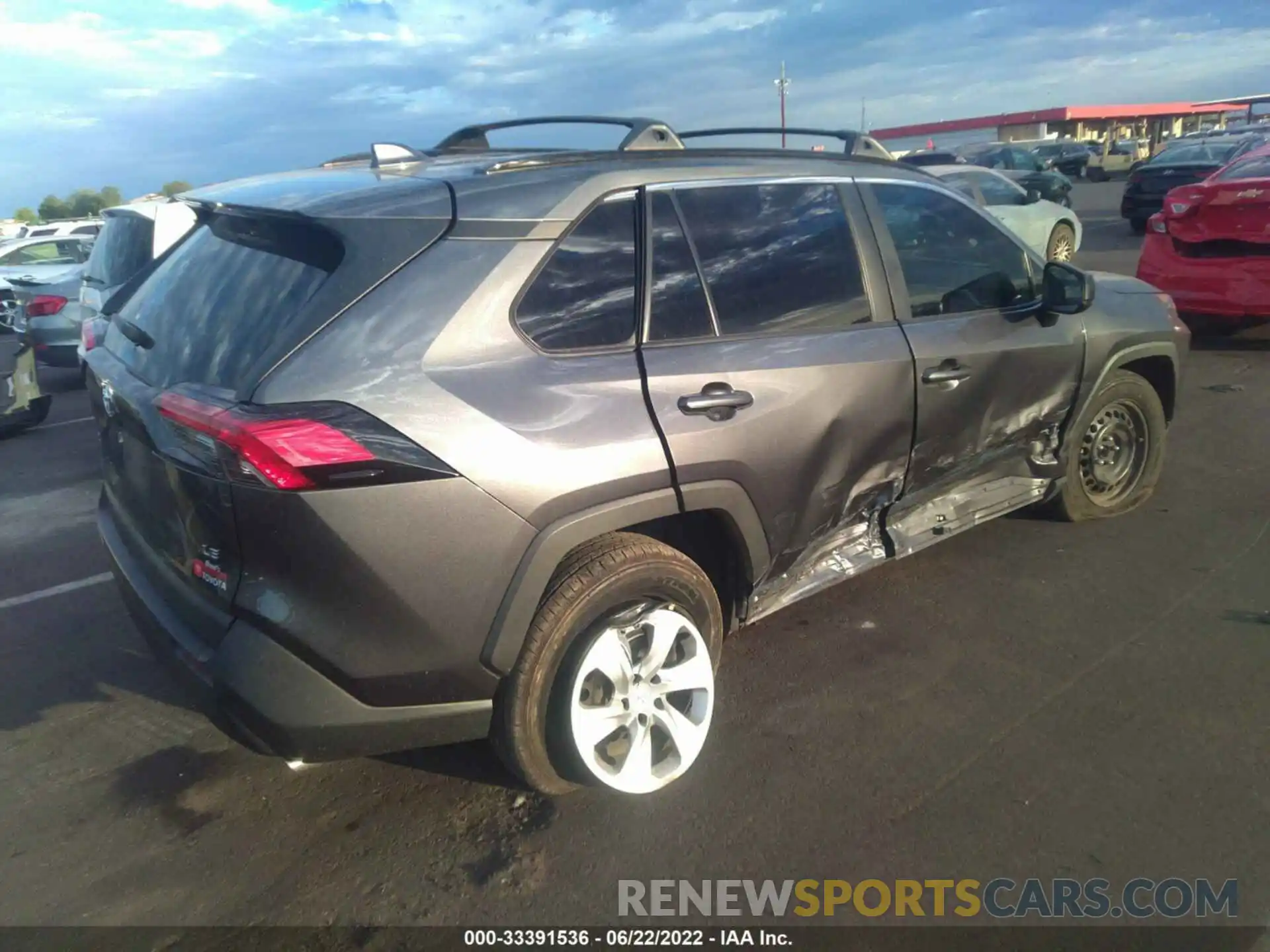 4 Photograph of a damaged car 2T3H1RFV8MC092355 TOYOTA RAV4 2021