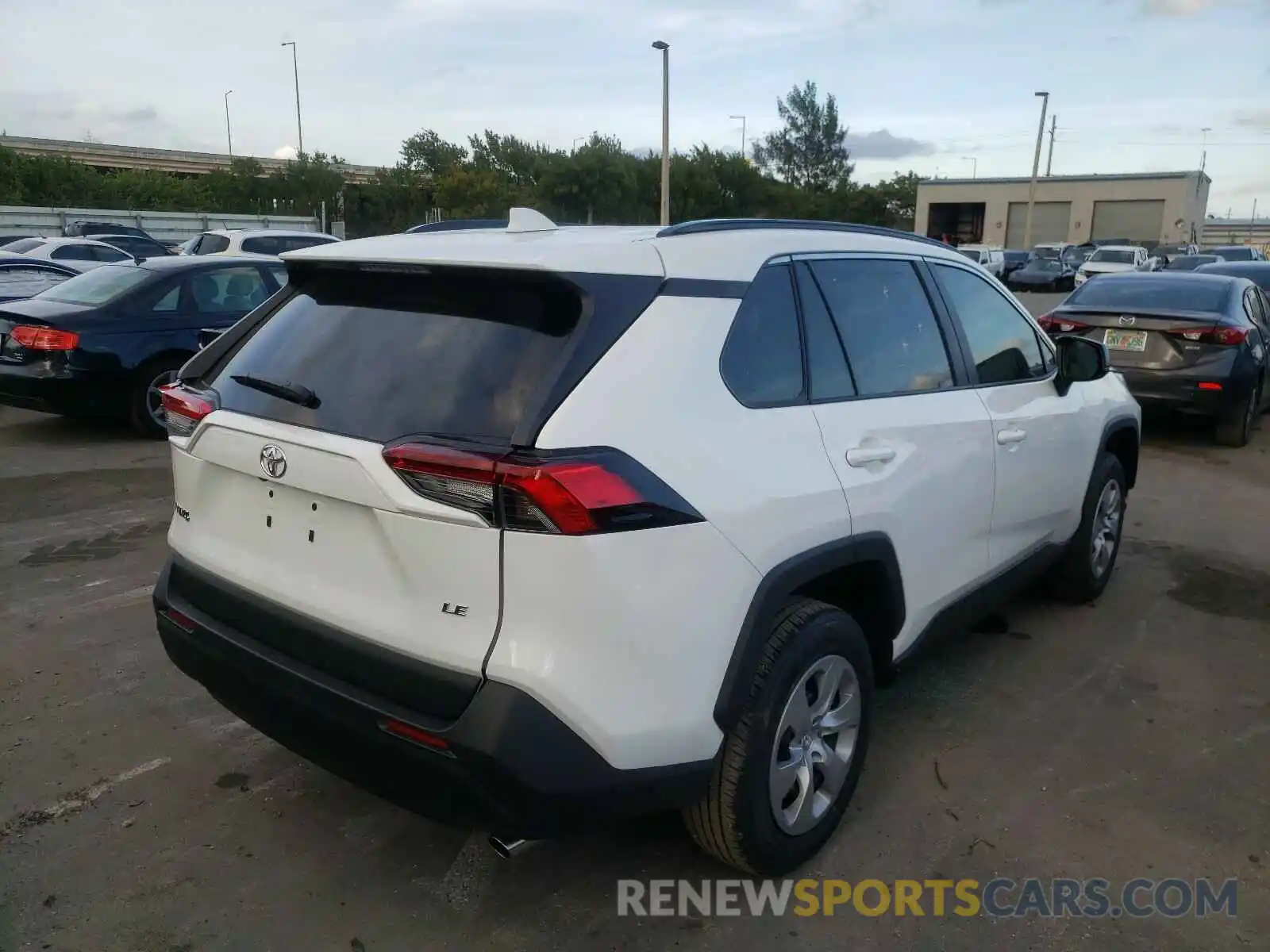 4 Photograph of a damaged car 2T3H1RFV8MC097393 TOYOTA RAV4 2021