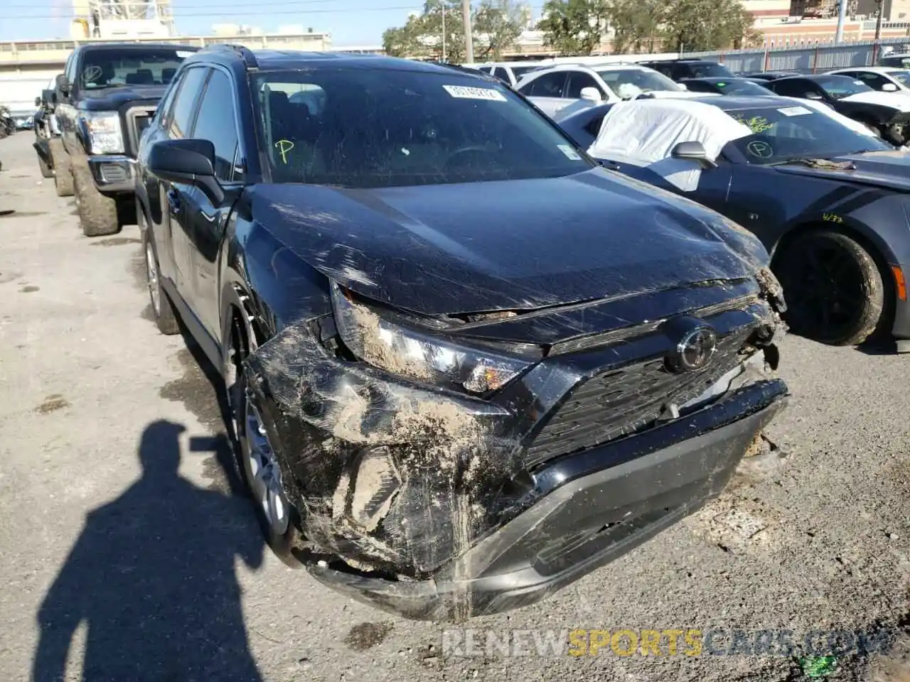 1 Photograph of a damaged car 2T3H1RFV8MC100311 TOYOTA RAV4 2021