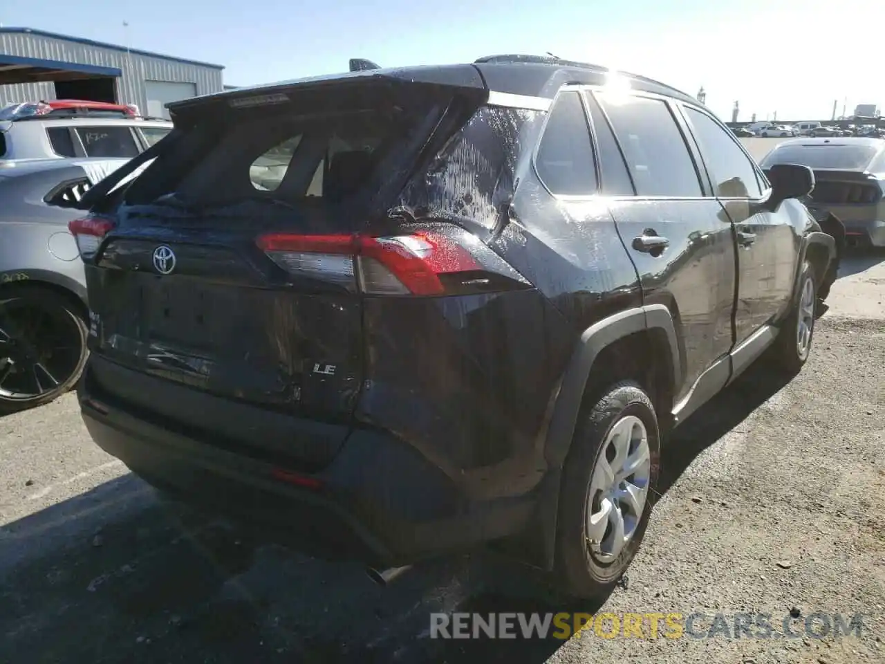 4 Photograph of a damaged car 2T3H1RFV8MC100311 TOYOTA RAV4 2021