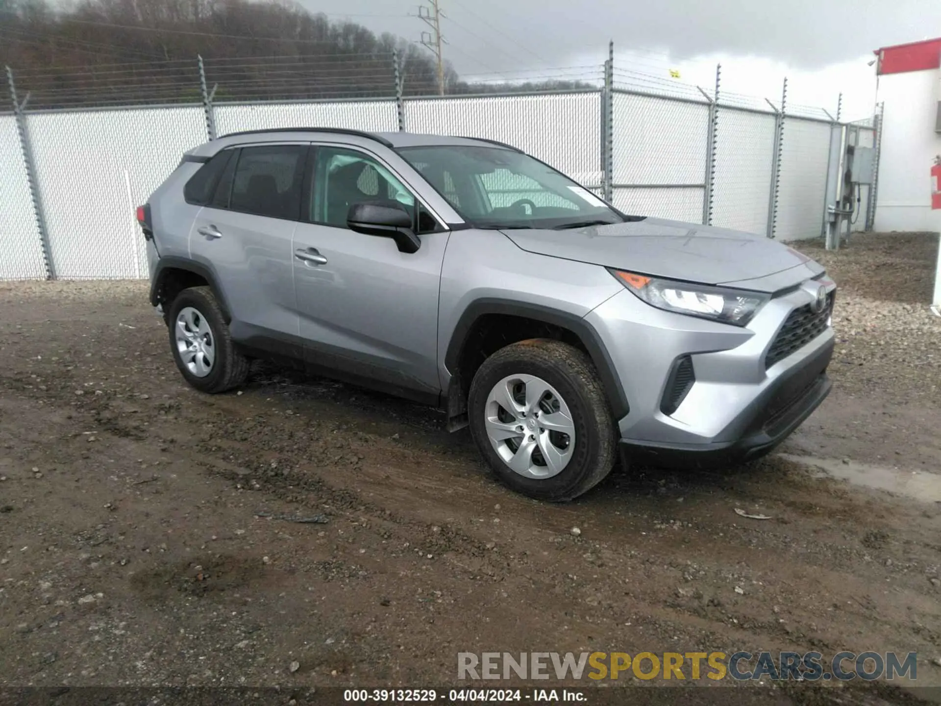 1 Photograph of a damaged car 2T3H1RFV8MC101717 TOYOTA RAV4 2021