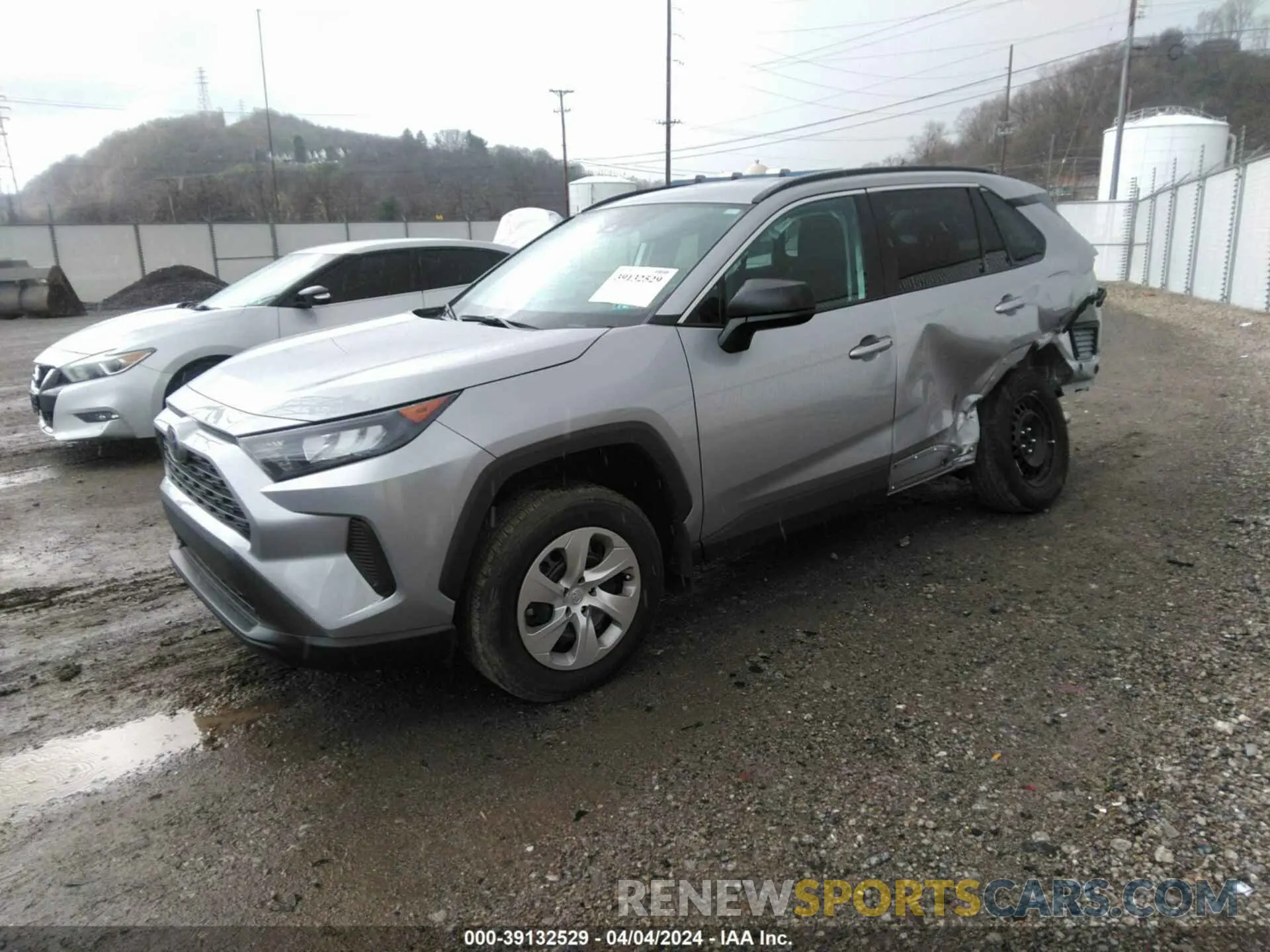 2 Photograph of a damaged car 2T3H1RFV8MC101717 TOYOTA RAV4 2021
