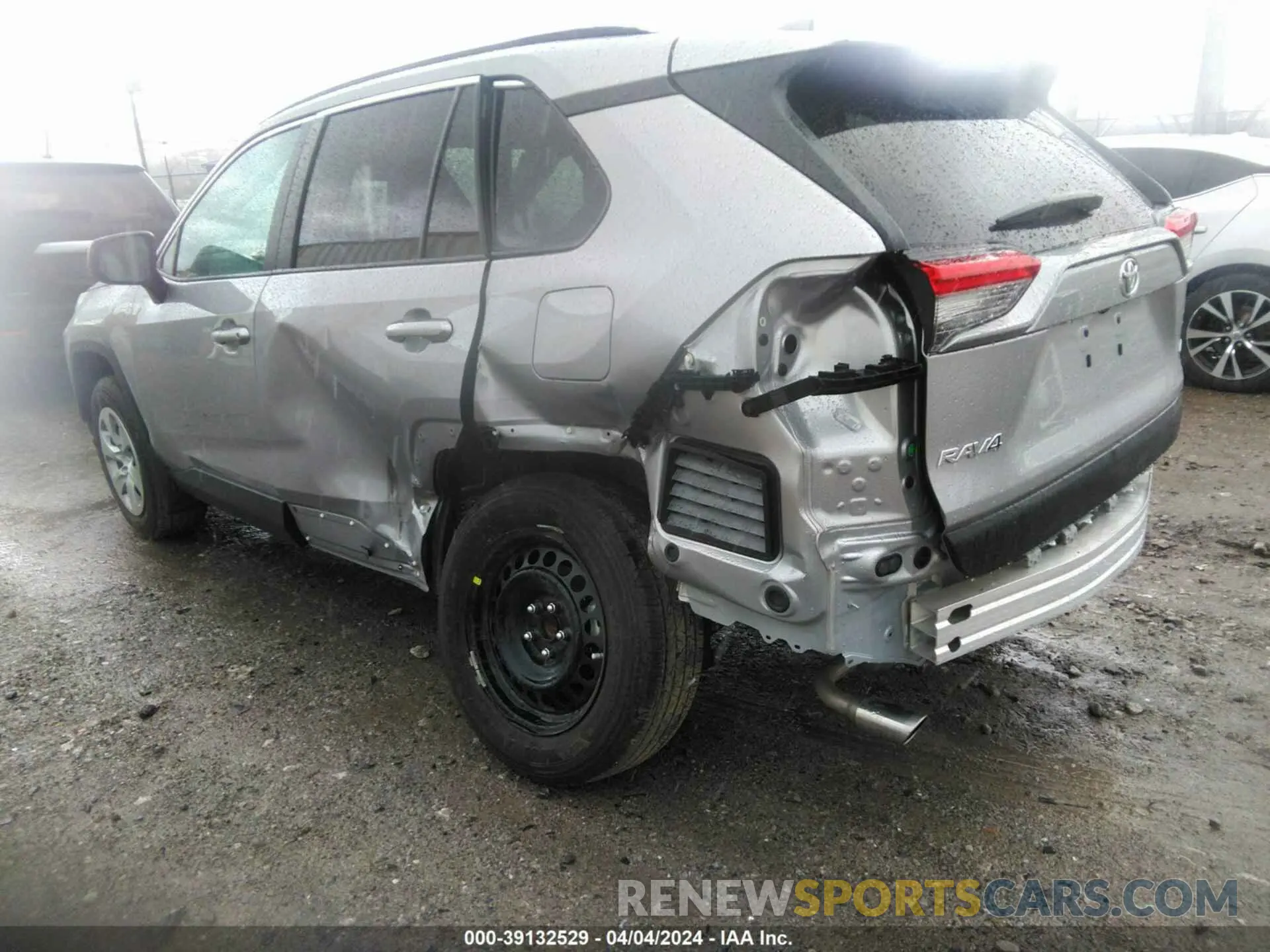 6 Photograph of a damaged car 2T3H1RFV8MC101717 TOYOTA RAV4 2021