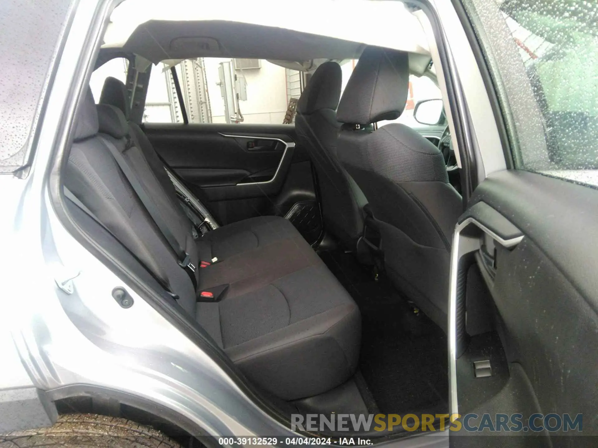 8 Photograph of a damaged car 2T3H1RFV8MC101717 TOYOTA RAV4 2021