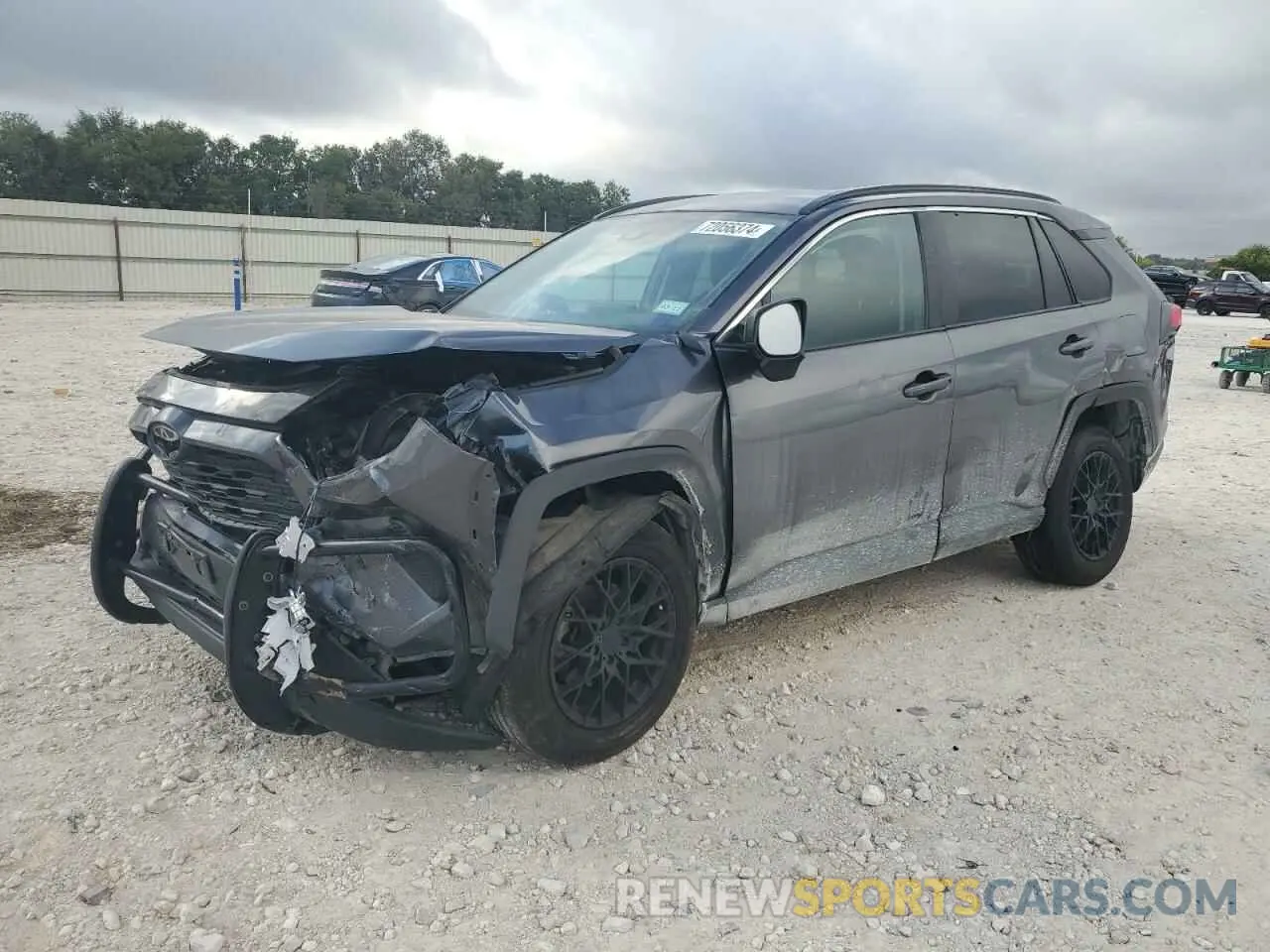 1 Photograph of a damaged car 2T3H1RFV8MC119232 TOYOTA RAV4 2021