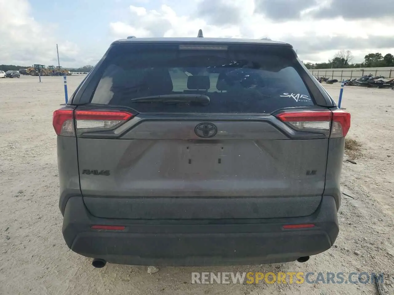 6 Photograph of a damaged car 2T3H1RFV8MC119232 TOYOTA RAV4 2021