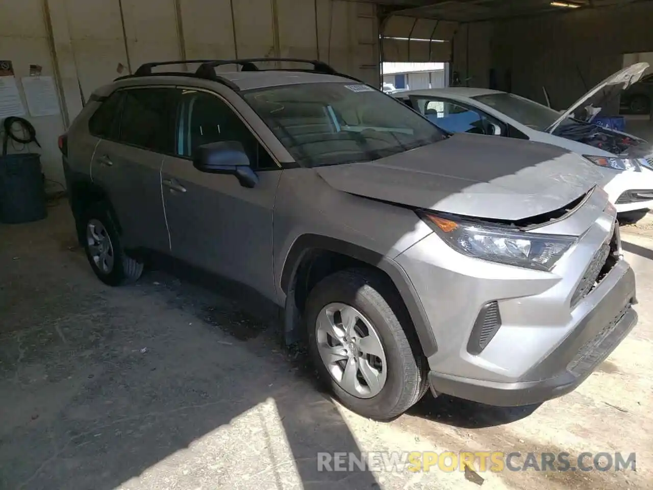 1 Photograph of a damaged car 2T3H1RFV8MC123426 TOYOTA RAV4 2021