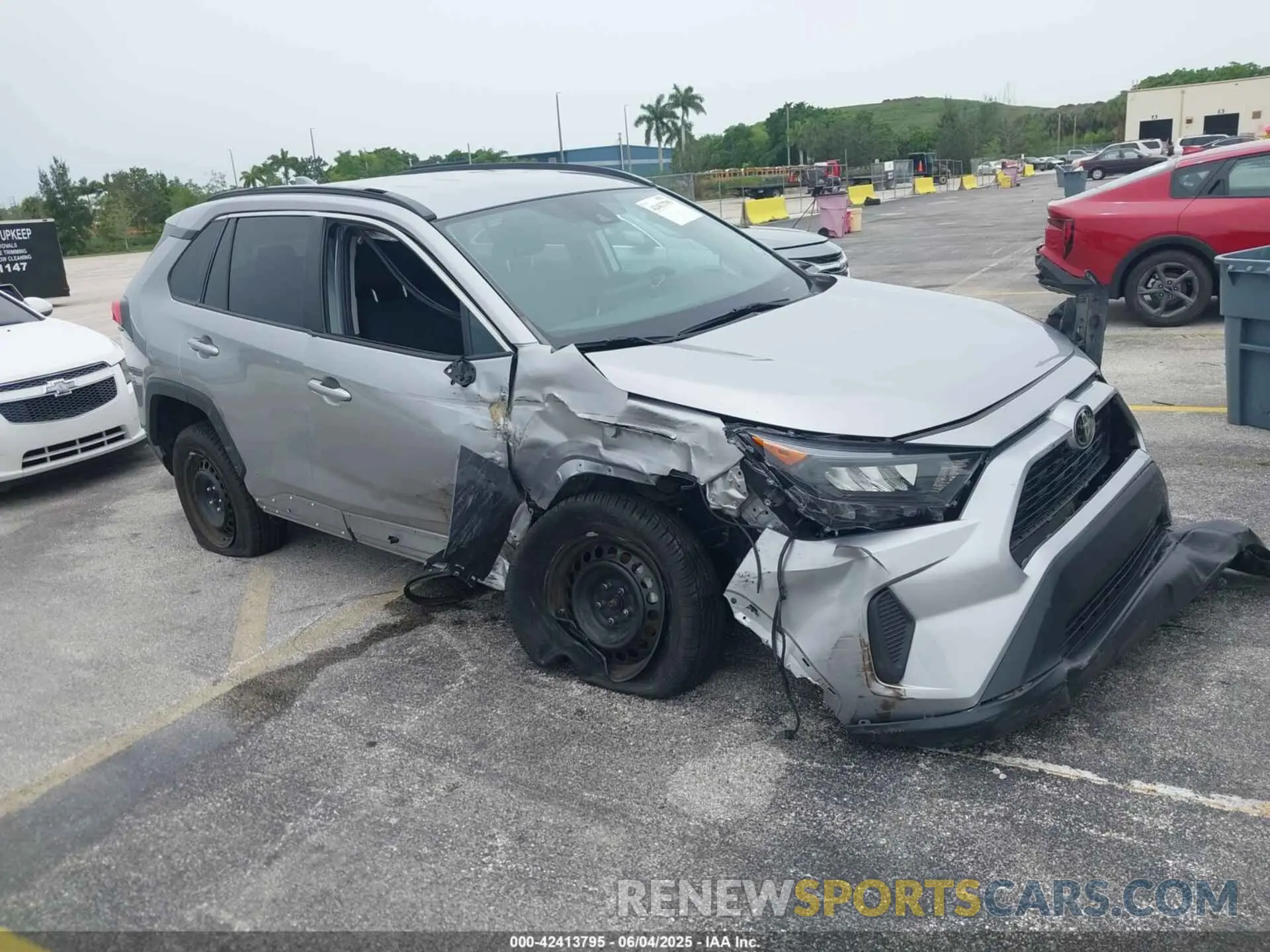 1 Photograph of a damaged car 2T3H1RFV8MC129842 TOYOTA RAV4 2021