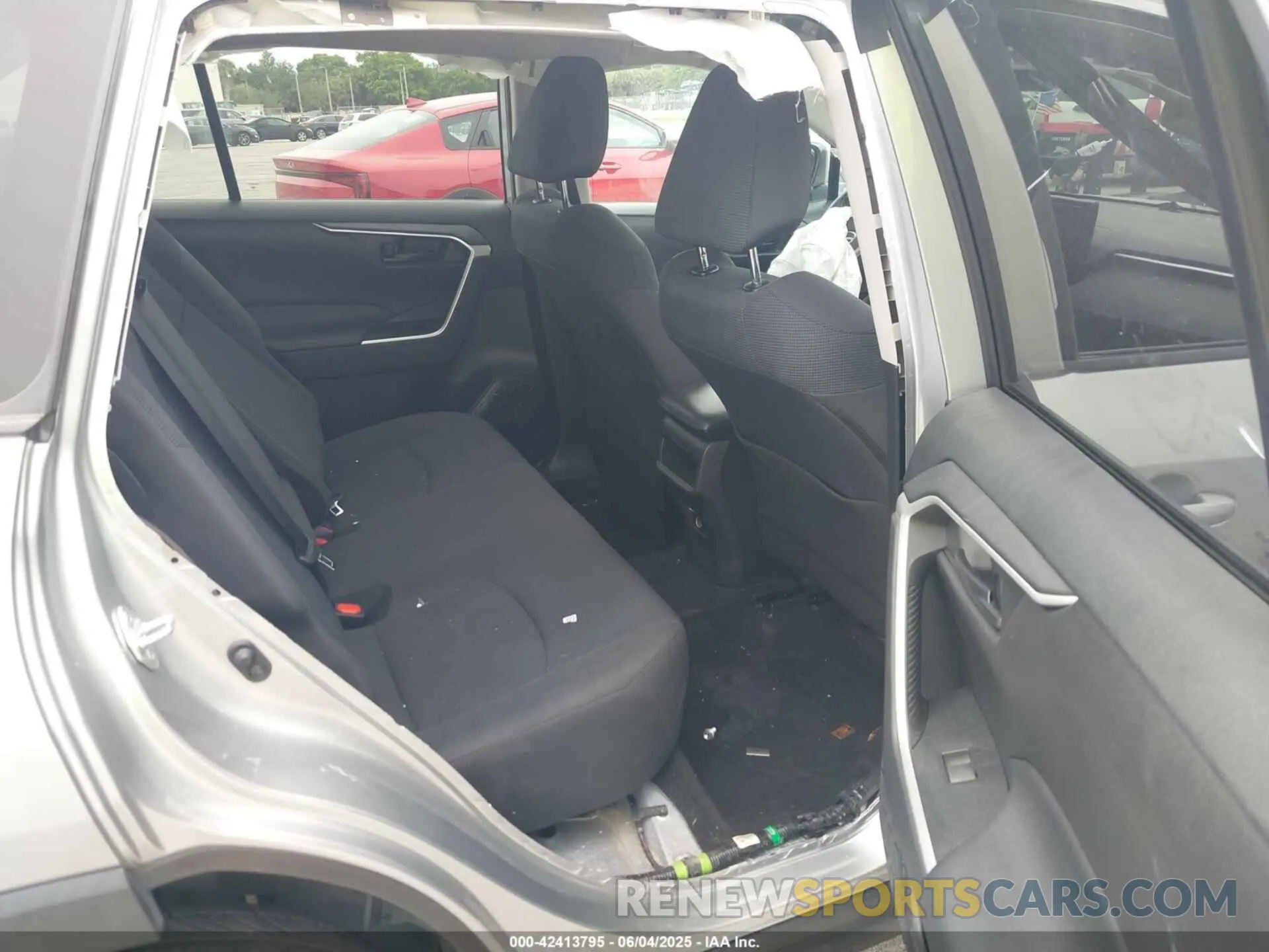 8 Photograph of a damaged car 2T3H1RFV8MC129842 TOYOTA RAV4 2021
