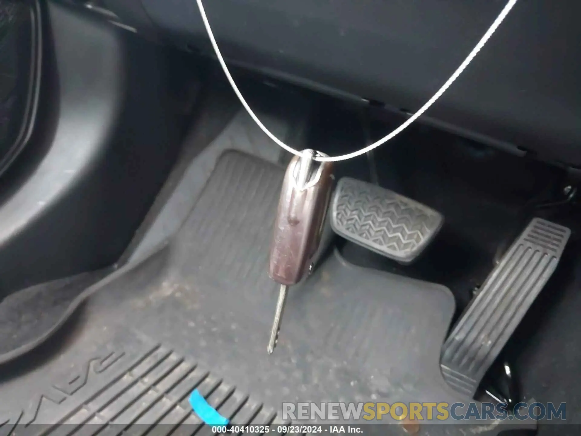 11 Photograph of a damaged car 2T3H1RFV8MC131185 TOYOTA RAV4 2021