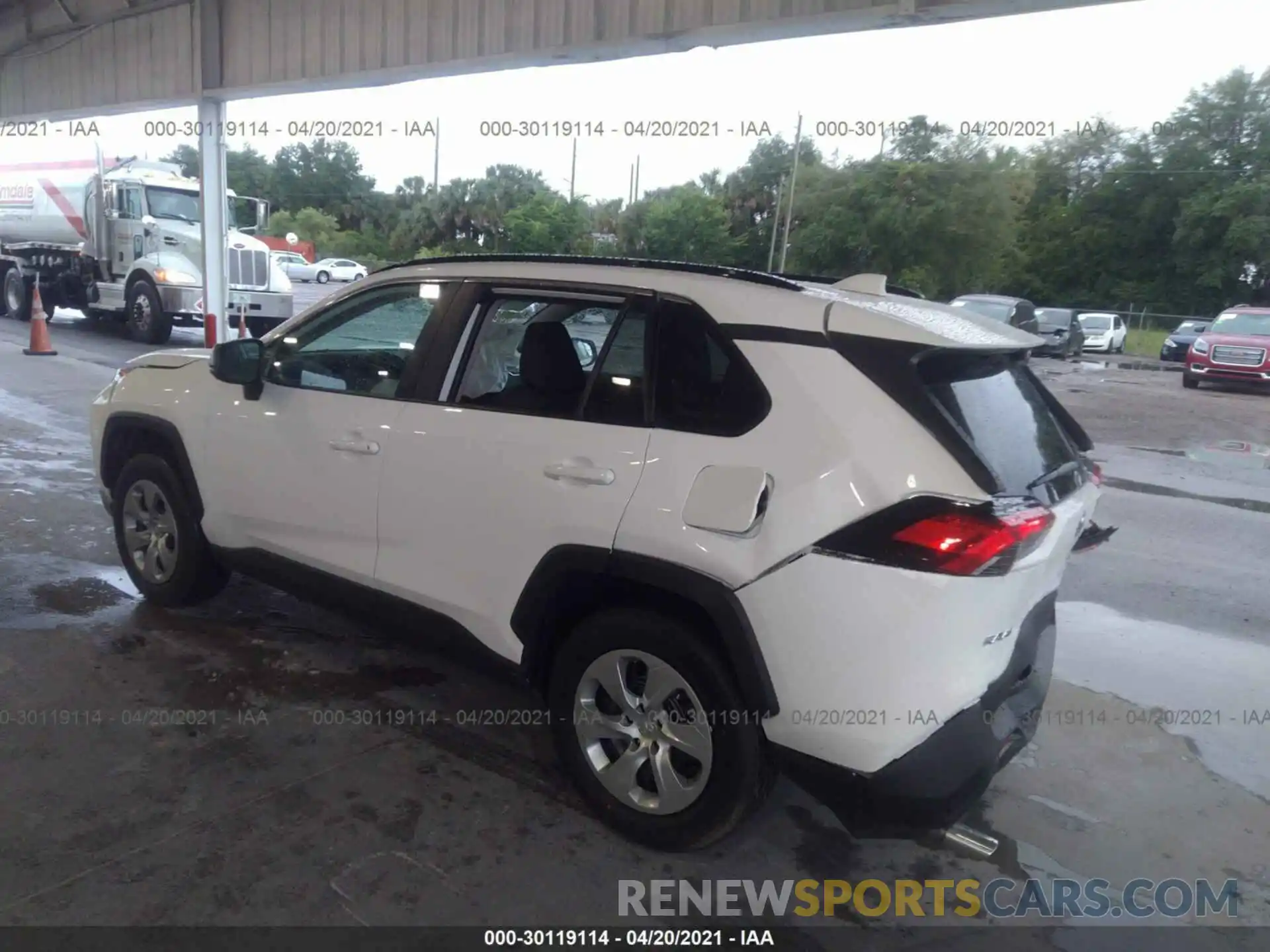 3 Photograph of a damaged car 2T3H1RFV8MC131610 TOYOTA RAV4 2021