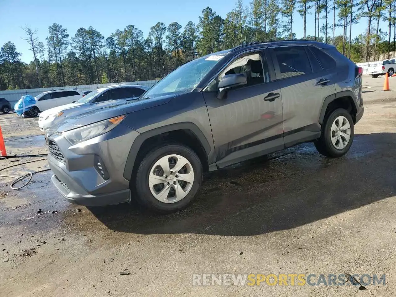 1 Photograph of a damaged car 2T3H1RFV8MC143997 TOYOTA RAV4 2021