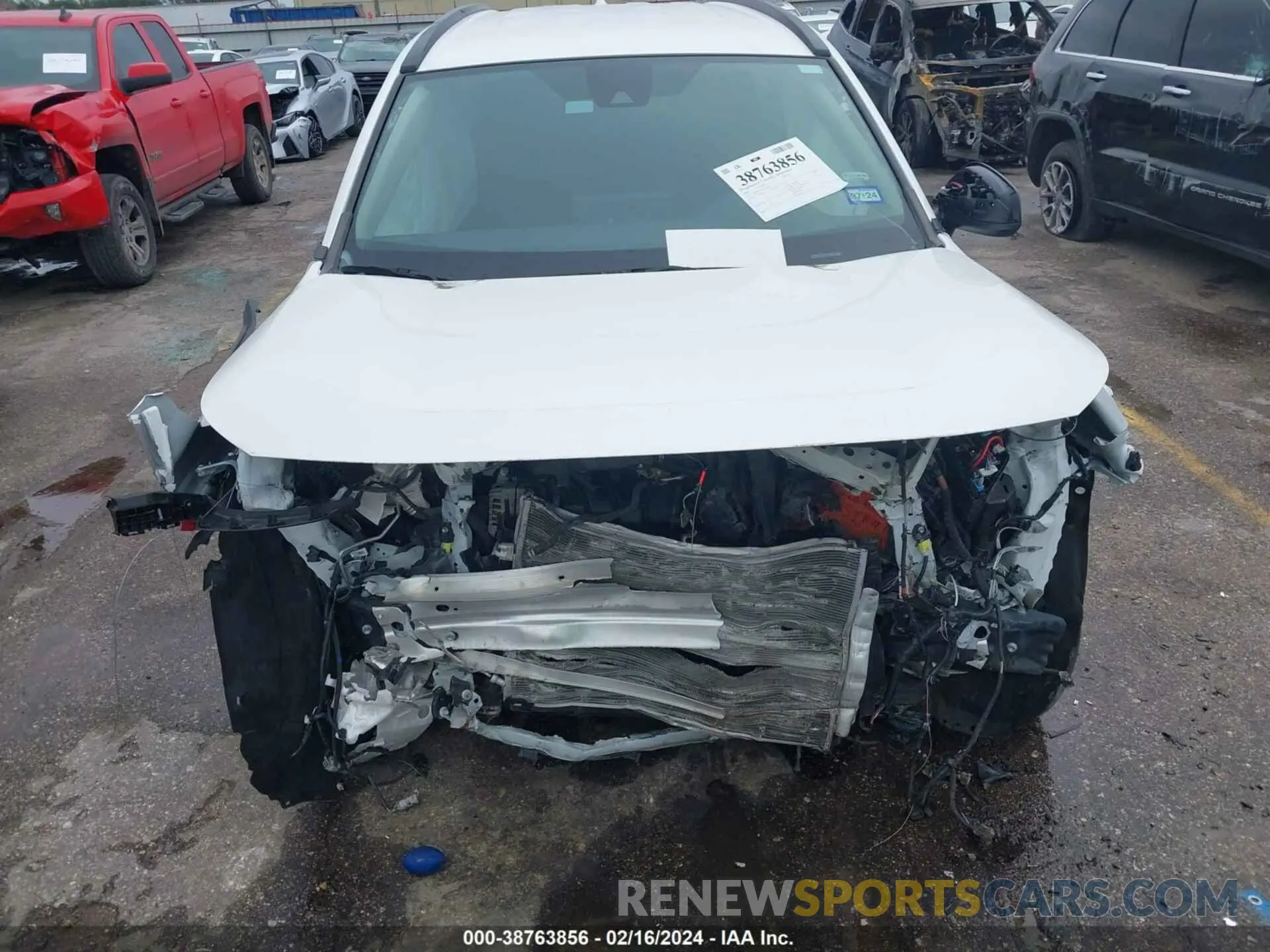 11 Photograph of a damaged car 2T3H1RFV8MC154028 TOYOTA RAV4 2021