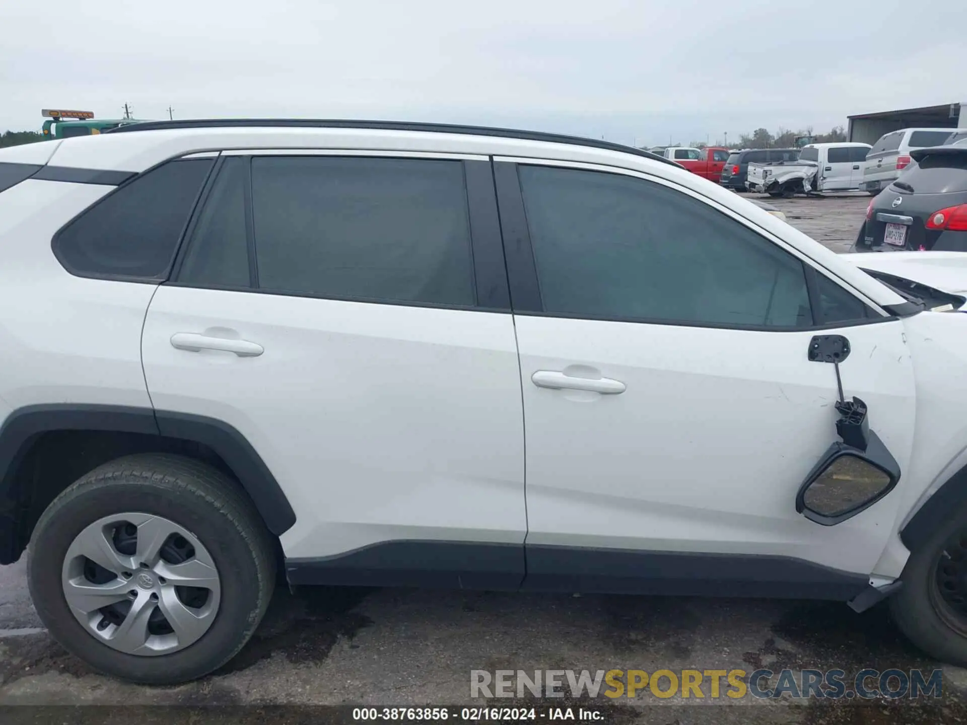 12 Photograph of a damaged car 2T3H1RFV8MC154028 TOYOTA RAV4 2021