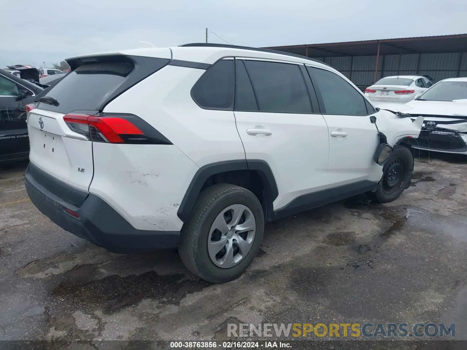 4 Photograph of a damaged car 2T3H1RFV8MC154028 TOYOTA RAV4 2021
