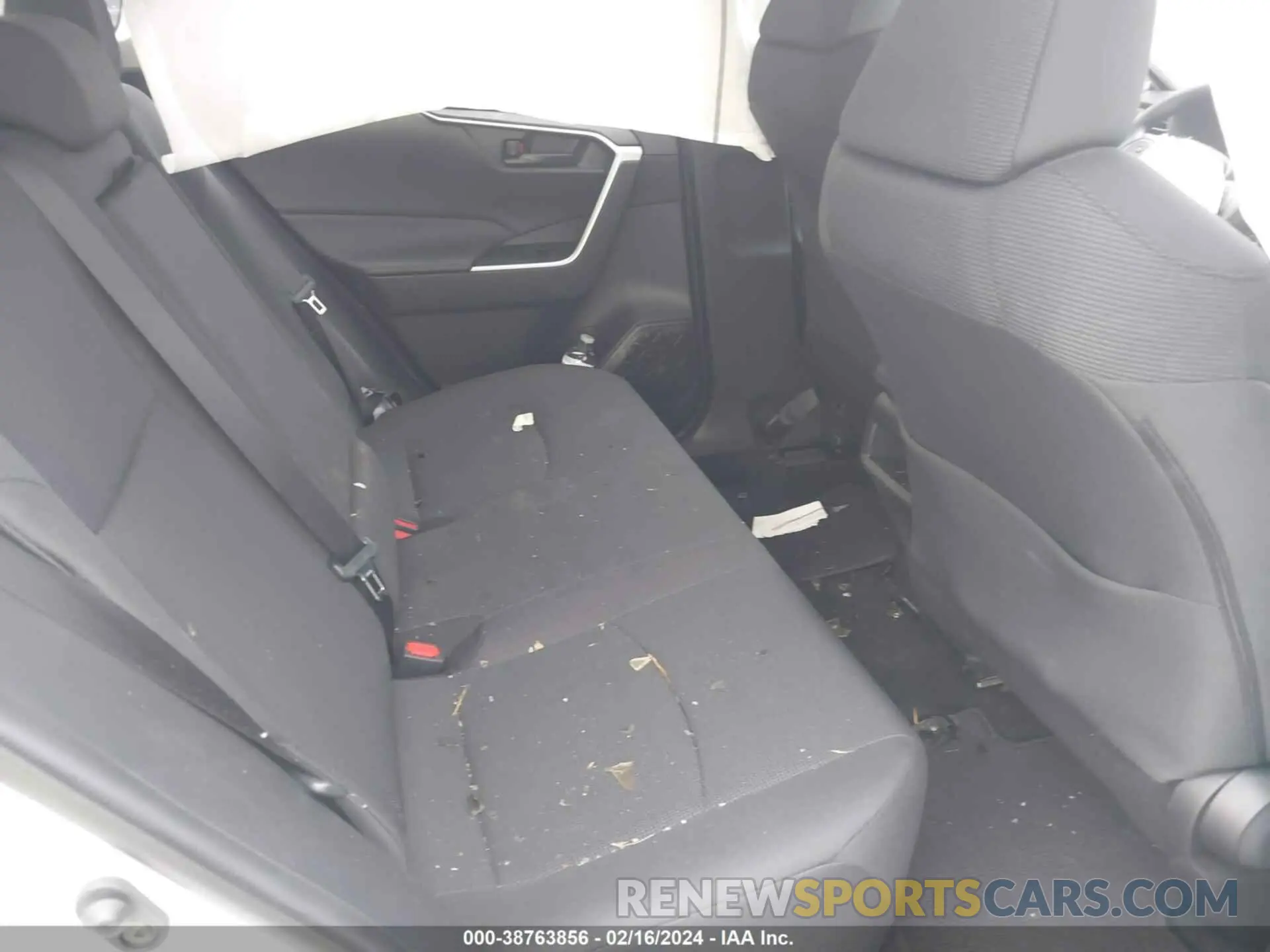8 Photograph of a damaged car 2T3H1RFV8MC154028 TOYOTA RAV4 2021