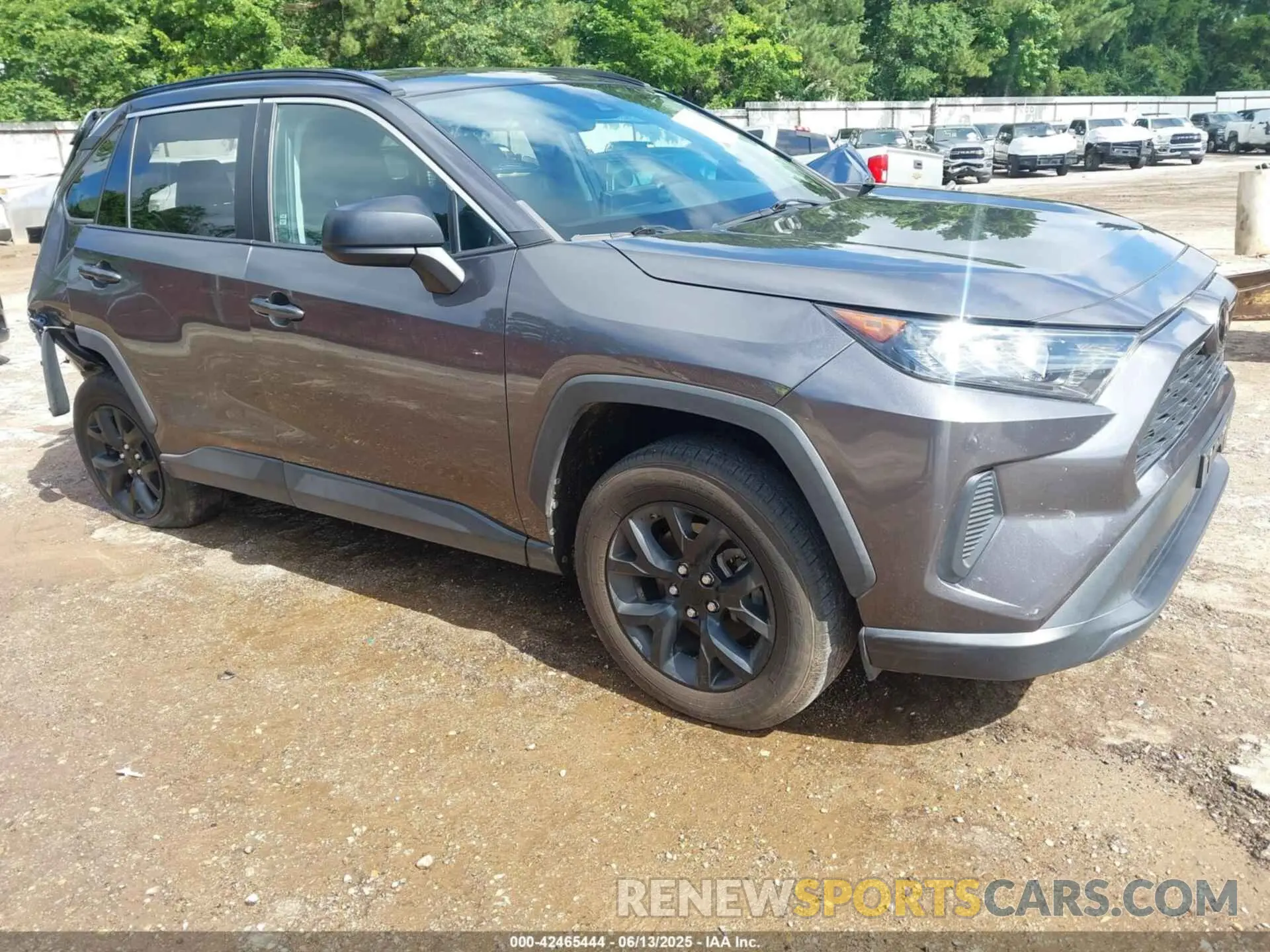 1 Photograph of a damaged car 2T3H1RFV8MC168446 TOYOTA RAV4 2021