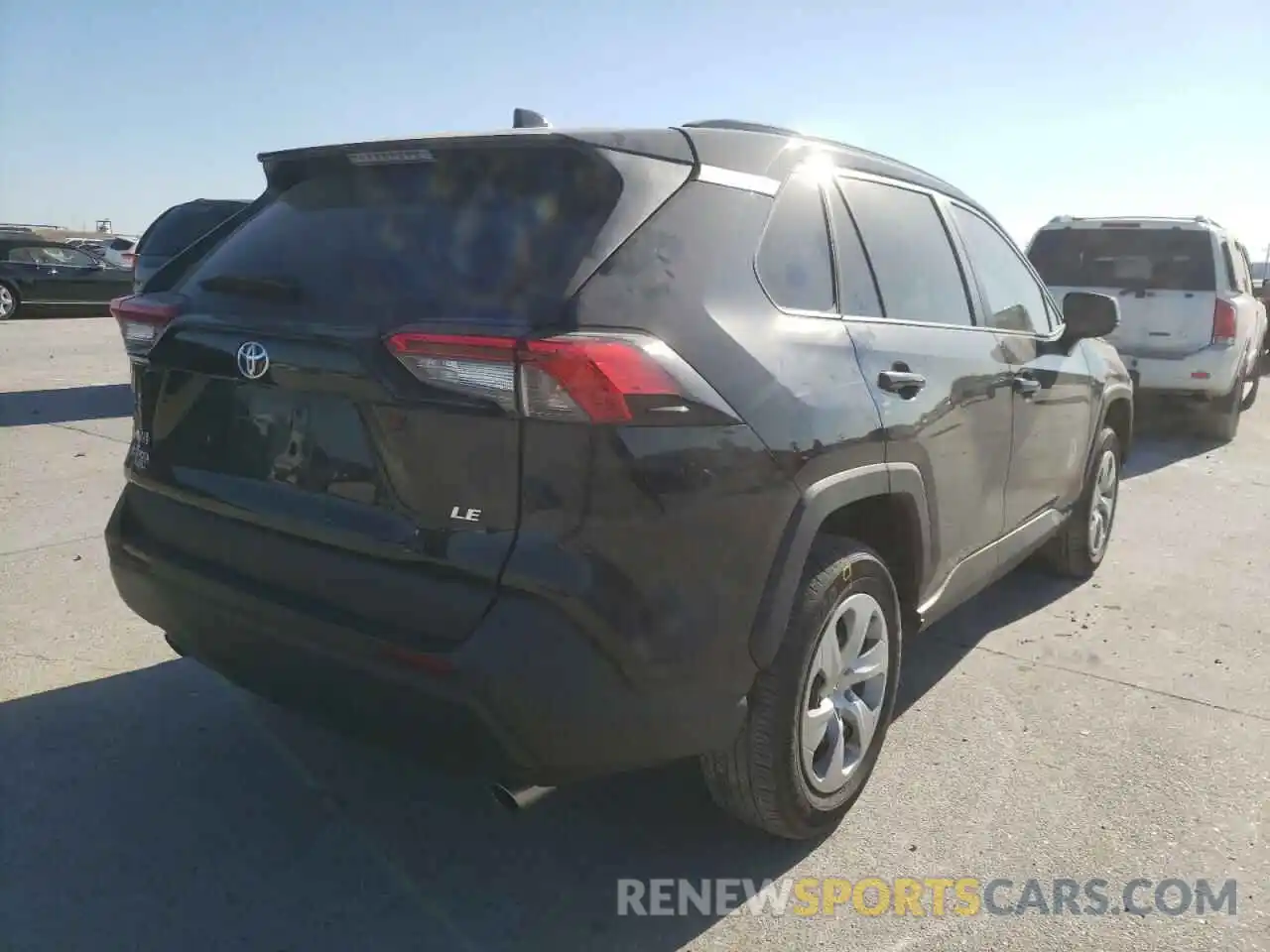 4 Photograph of a damaged car 2T3H1RFV8MW107774 TOYOTA RAV4 2021