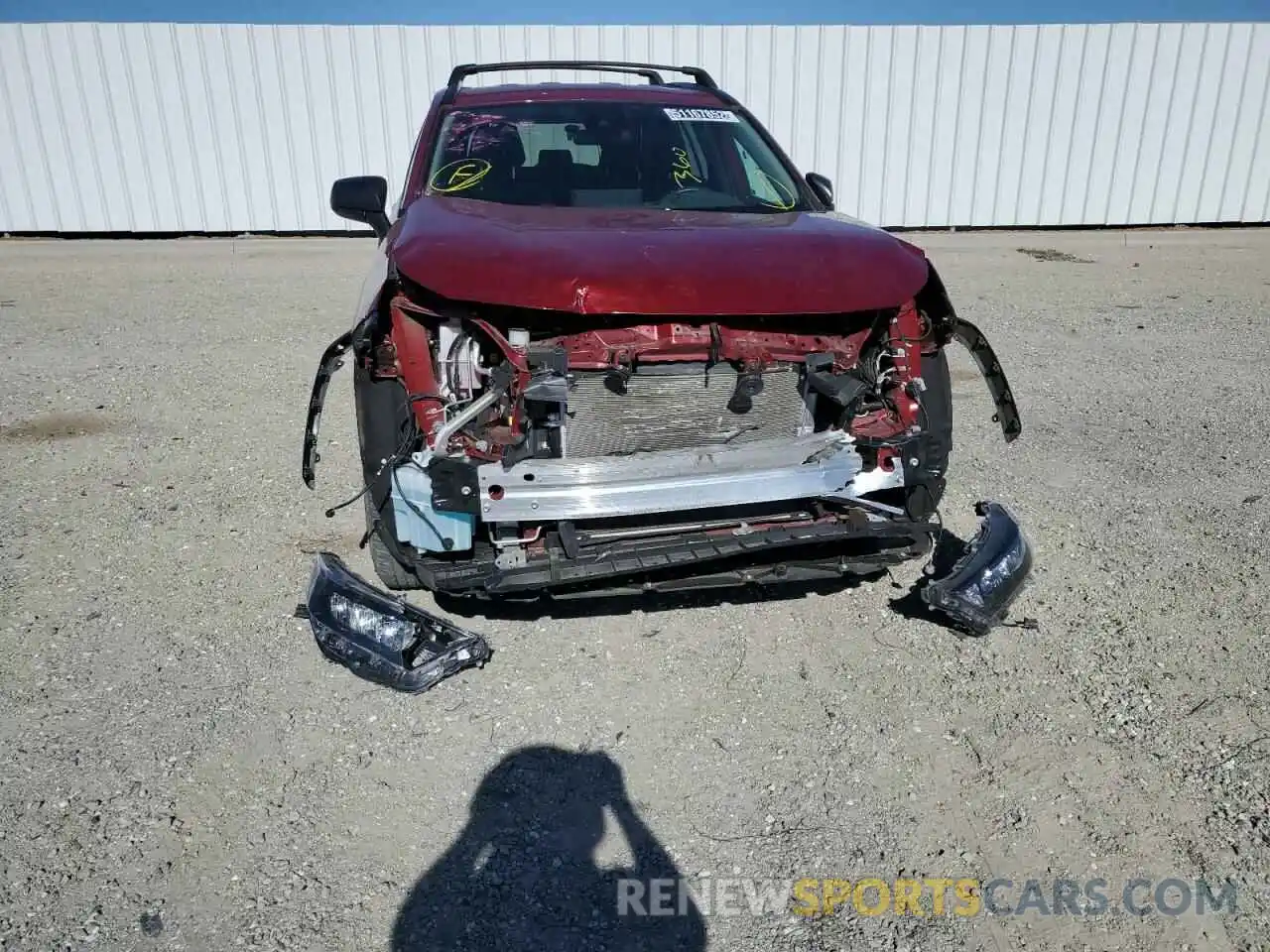 9 Photograph of a damaged car 2T3H1RFV8MW110030 TOYOTA RAV4 2021