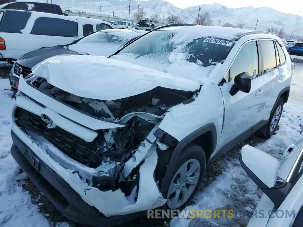 1 Photograph of a damaged car 2T3H1RFV8MW130116 TOYOTA RAV4 2021