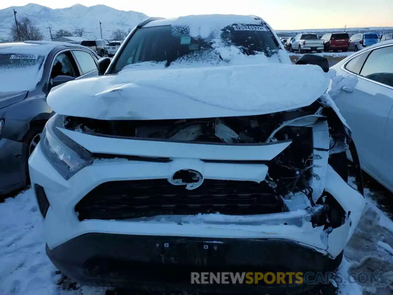 5 Photograph of a damaged car 2T3H1RFV8MW130116 TOYOTA RAV4 2021