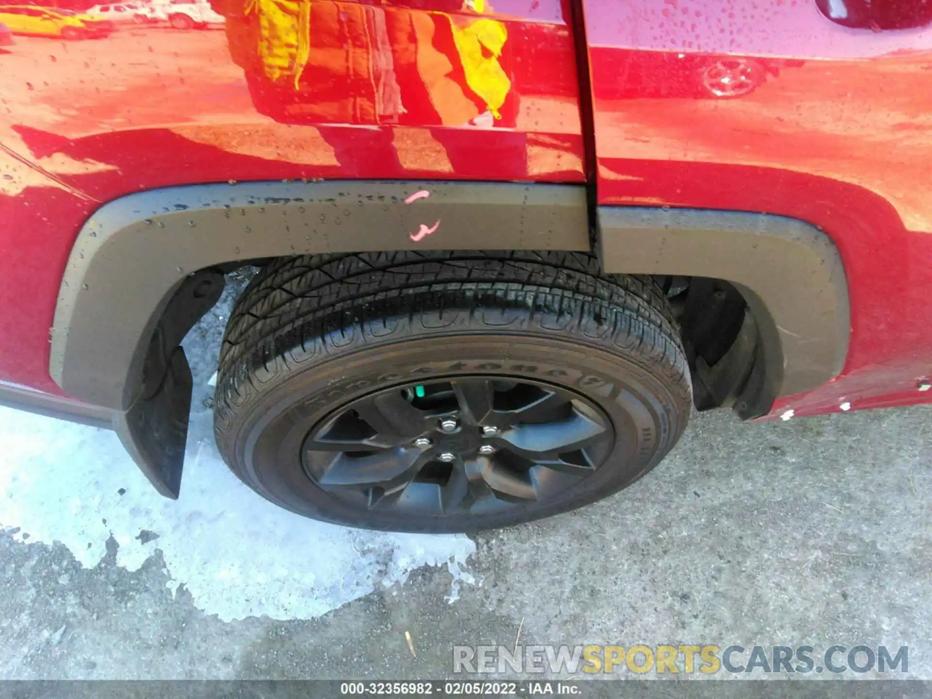 15 Photograph of a damaged car 2T3H1RFV8MW136837 TOYOTA RAV4 2021