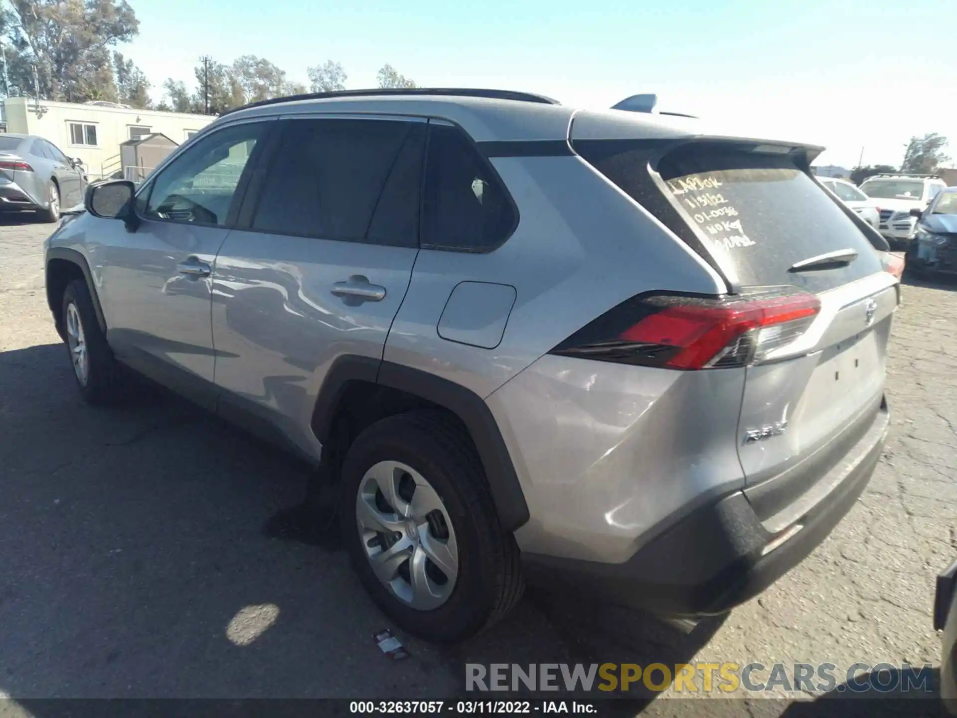 3 Photograph of a damaged car 2T3H1RFV8MW147319 TOYOTA RAV4 2021