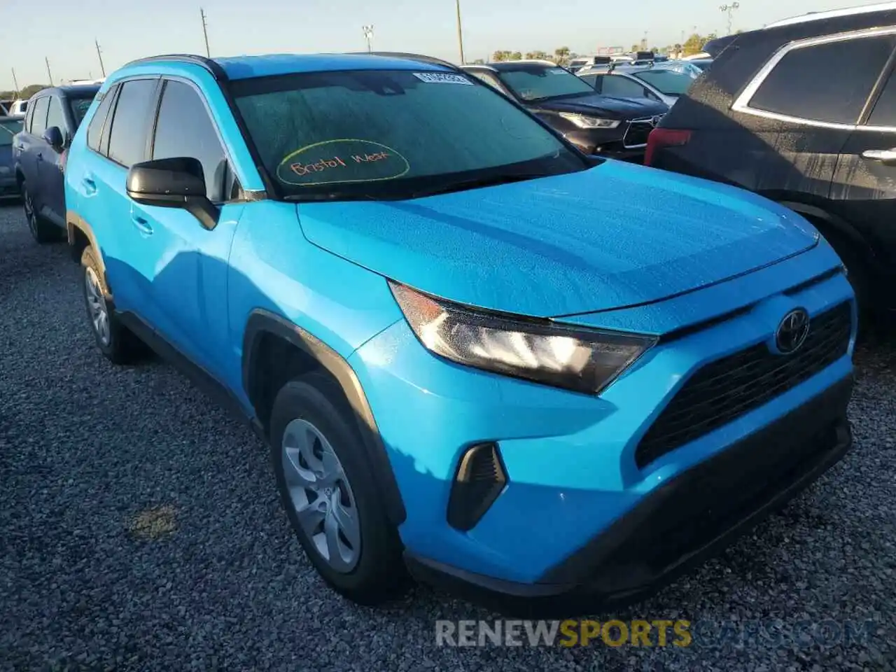 1 Photograph of a damaged car 2T3H1RFV8MW154240 TOYOTA RAV4 2021