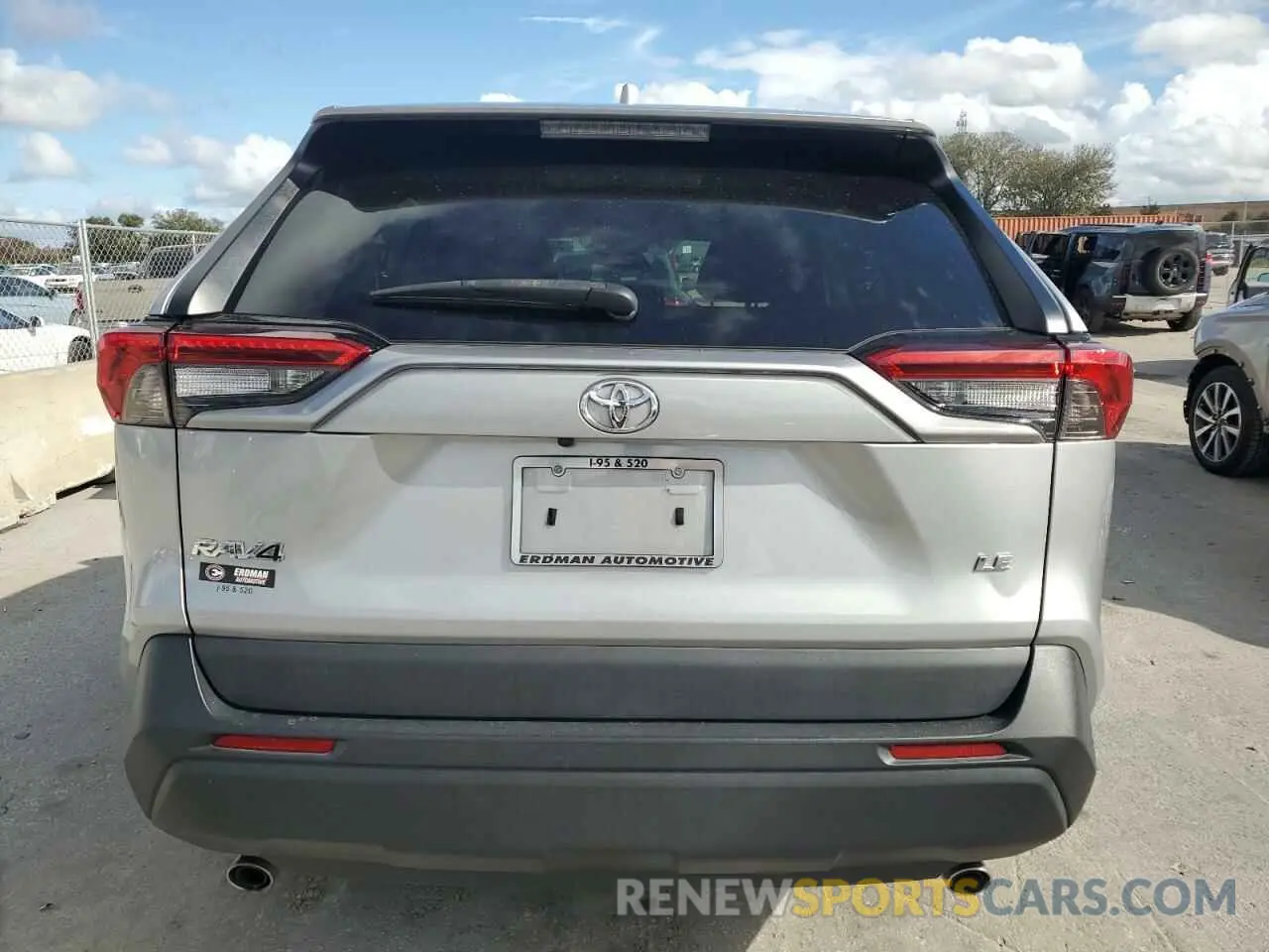 6 Photograph of a damaged car 2T3H1RFV8MW165416 TOYOTA RAV4 2021