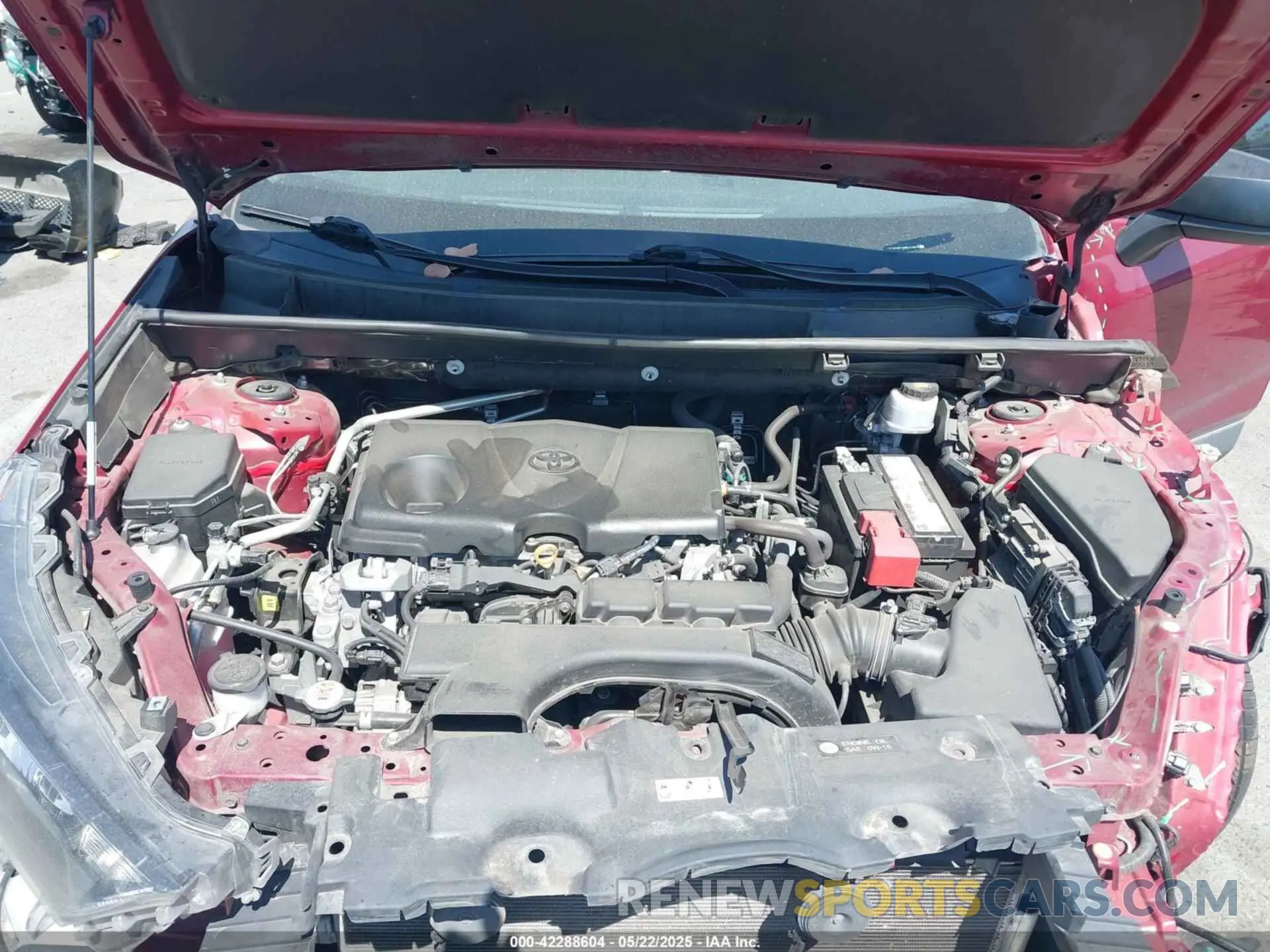 10 Photograph of a damaged car 2T3H1RFV8MW179820 TOYOTA RAV4 2021