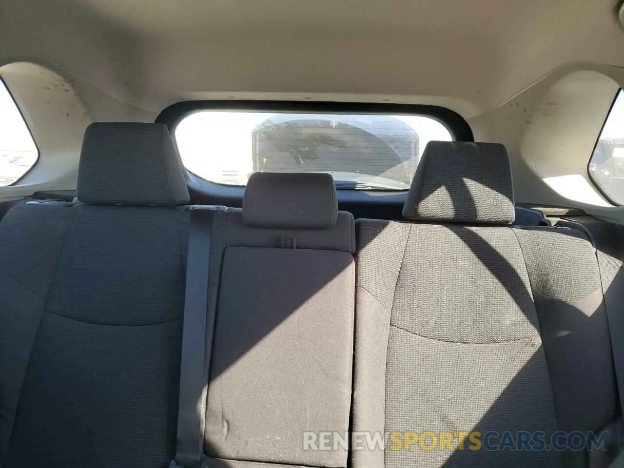 10 Photograph of a damaged car 2T3H1RFV9MC090517 TOYOTA RAV4 2021